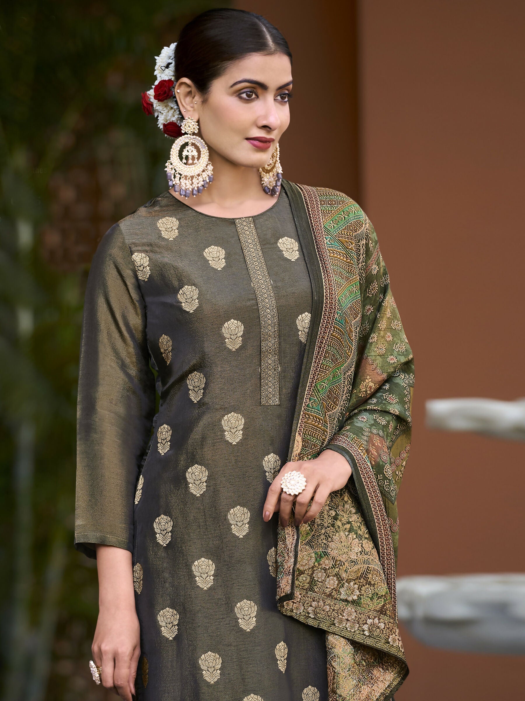 Jyoti Fashion Women's Green Pure Silk Elegant Jacquard Woven Kurta with Trouser & Dupatta | Swadesiicart