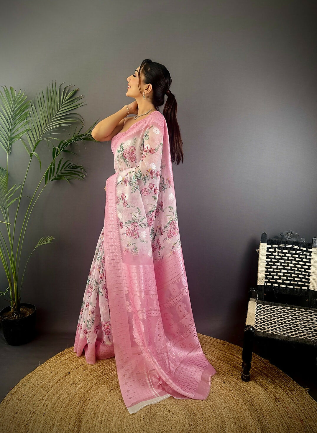 Joban Fashion Baby Pink Floral Motifs Banarasi Silk Sarees | Swadesiicart