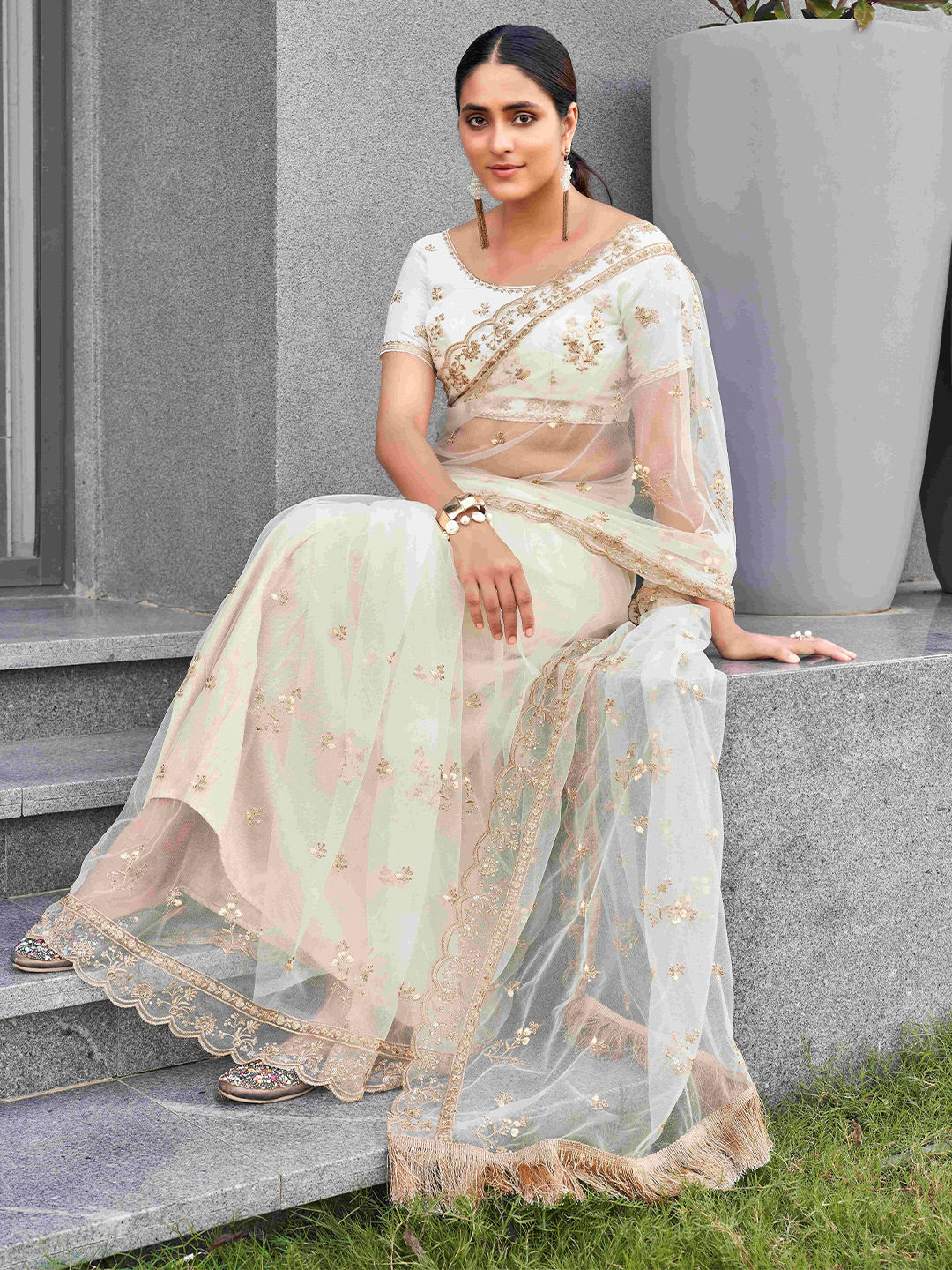 Tikhi Imli Ethnic Motifs Sequinned Embroidered Net Saree | Swadesiicart