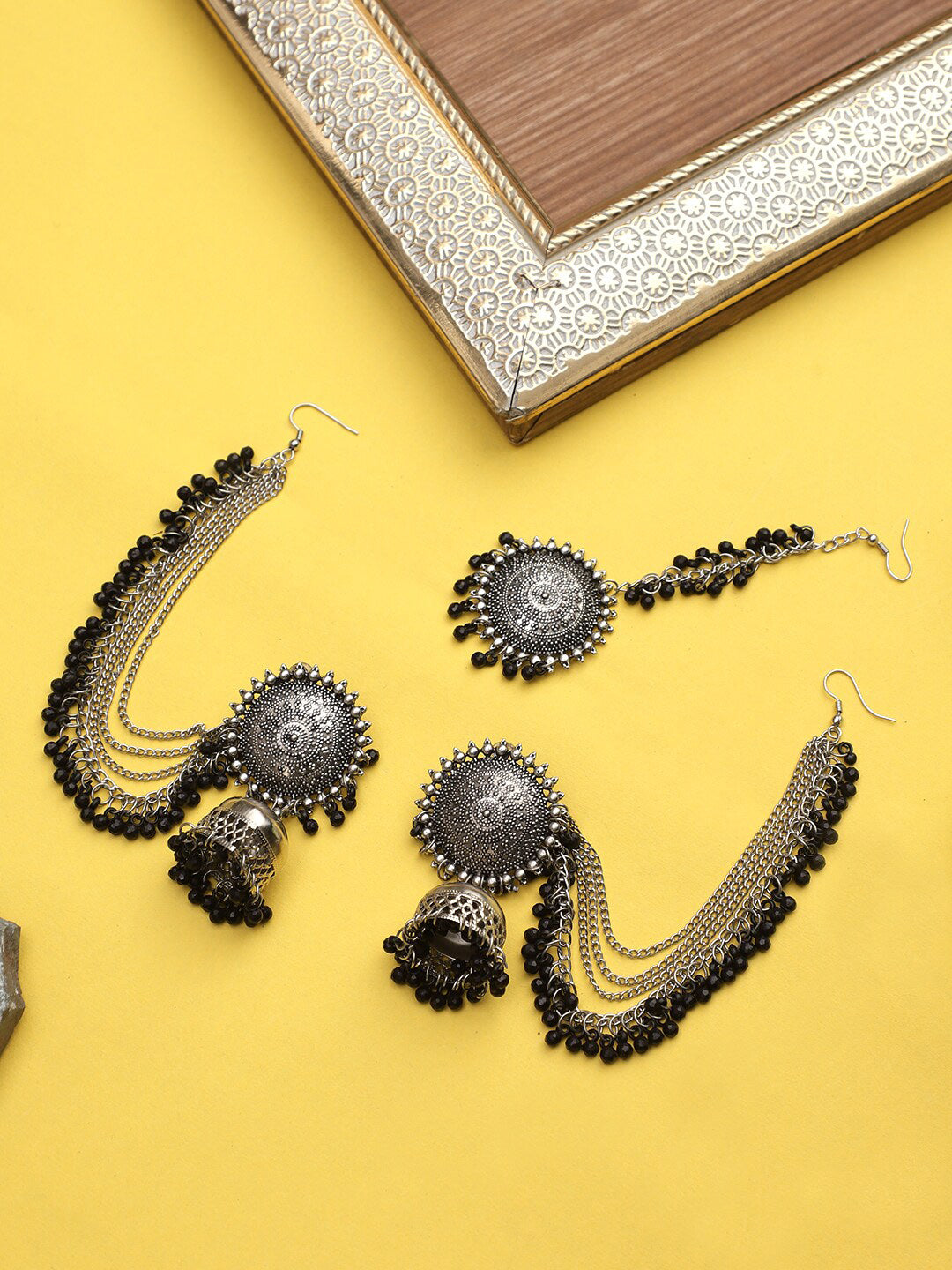 Cardinal Black Oxidised Maang Tikka Set | Swadesiicart