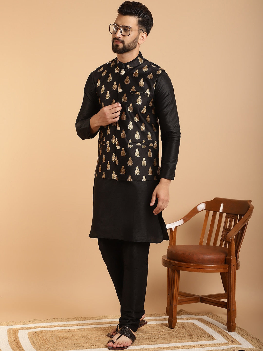 Sojanya Band Collar Regular Kurta & Churidar With Nehru Collar | Swadesiicart