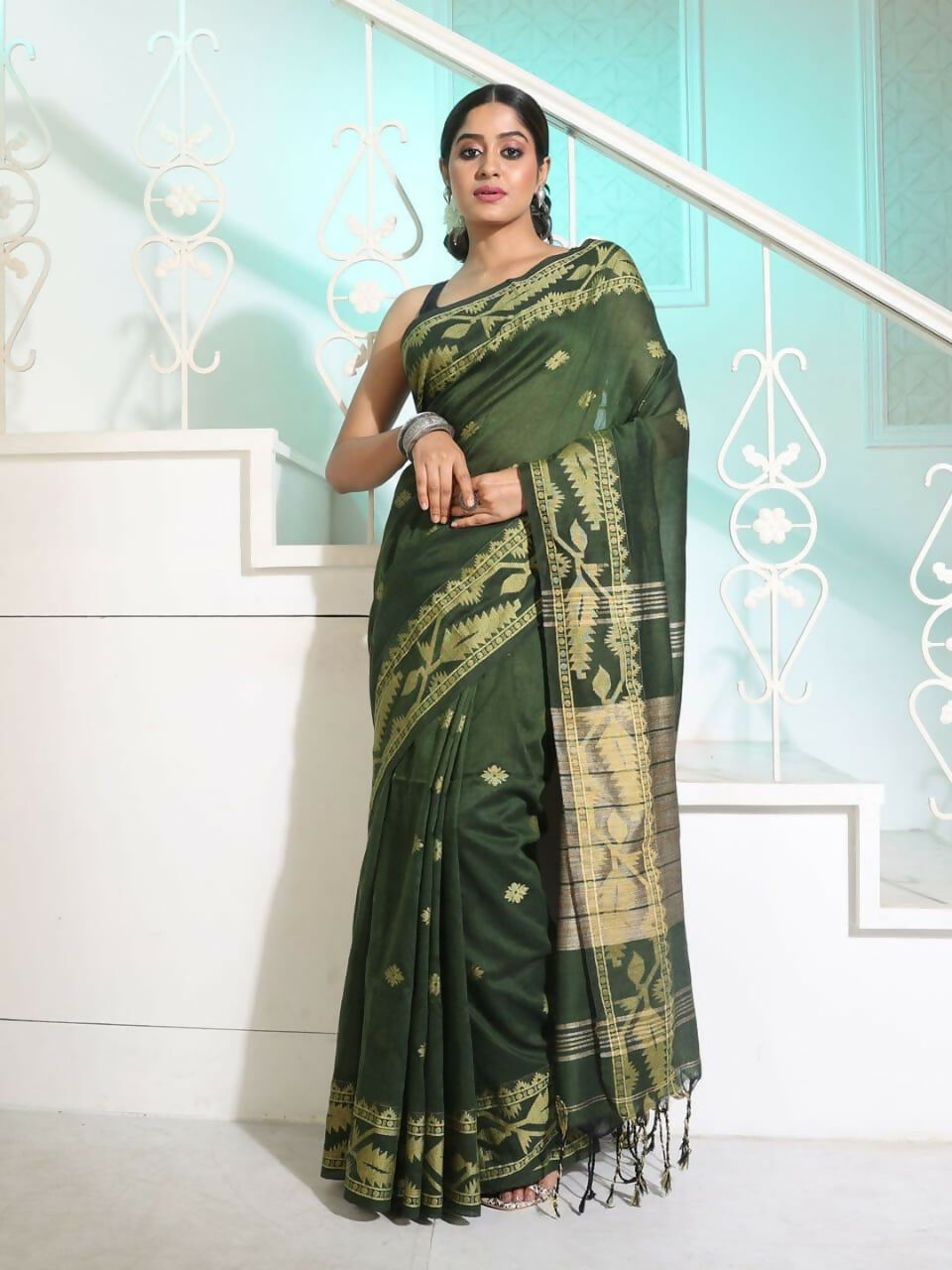 Exclusive Collection Beautiful Olive Pure Cotton Woven Handloom Saree With Running Blouse Piece - Swadesiicart