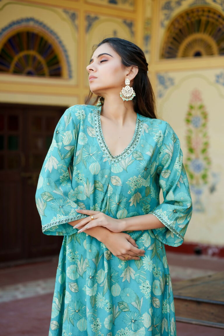 Vaasva Women Aqua Muslin Pleated Kurta & Pant Clothing Set | Swadesiicart