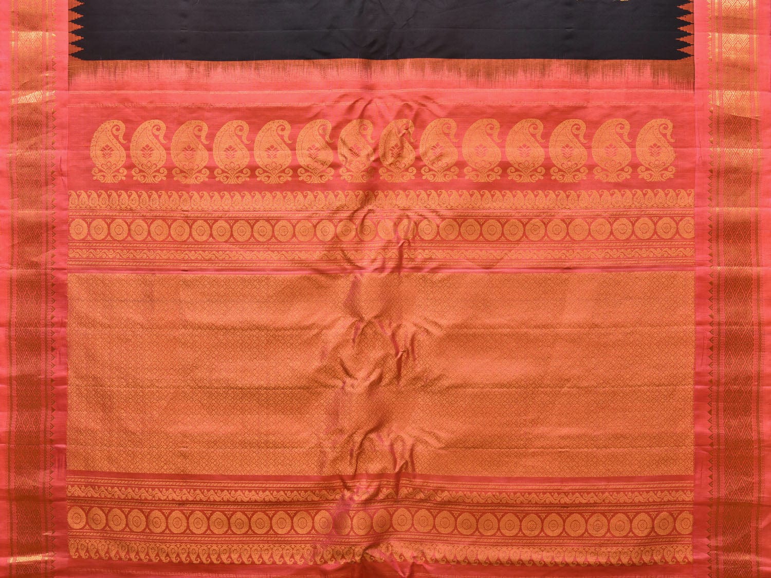 Black and Peach Gadwal Silk Handloom Saree with Mango Pallu and Border Design - Global Threads | Swadesiicart