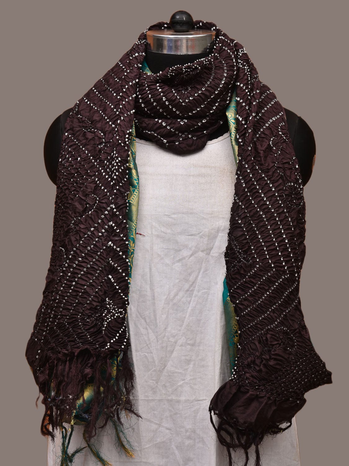 Black Bandhani Kanchipuram Silk Handloom Dupatta with Border Design - Global Threads | Swadesiicart