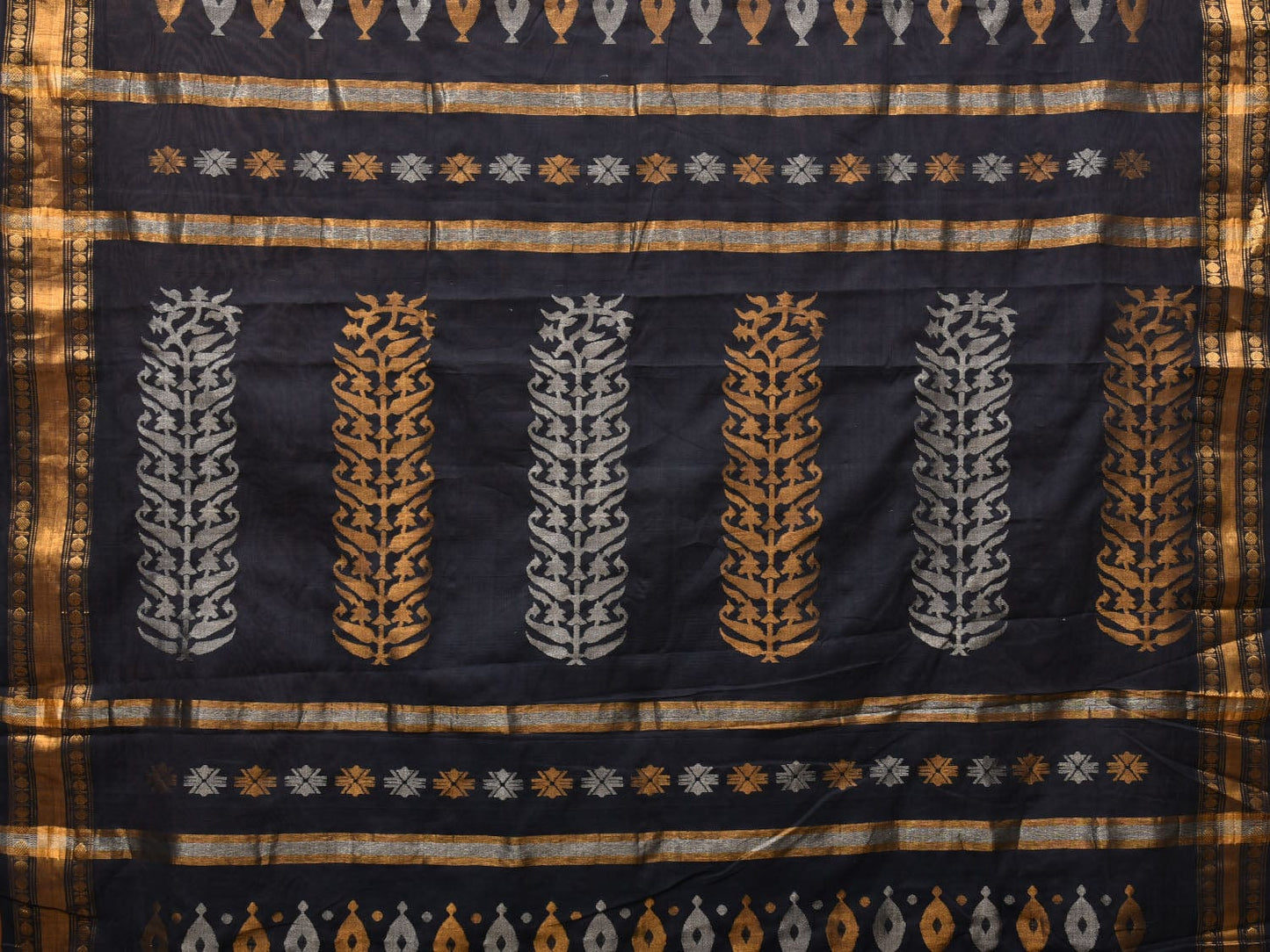 Black Uppada Cotton Handloom Saree with Karpur Pallu Design - Global Threads | Swadesiicart