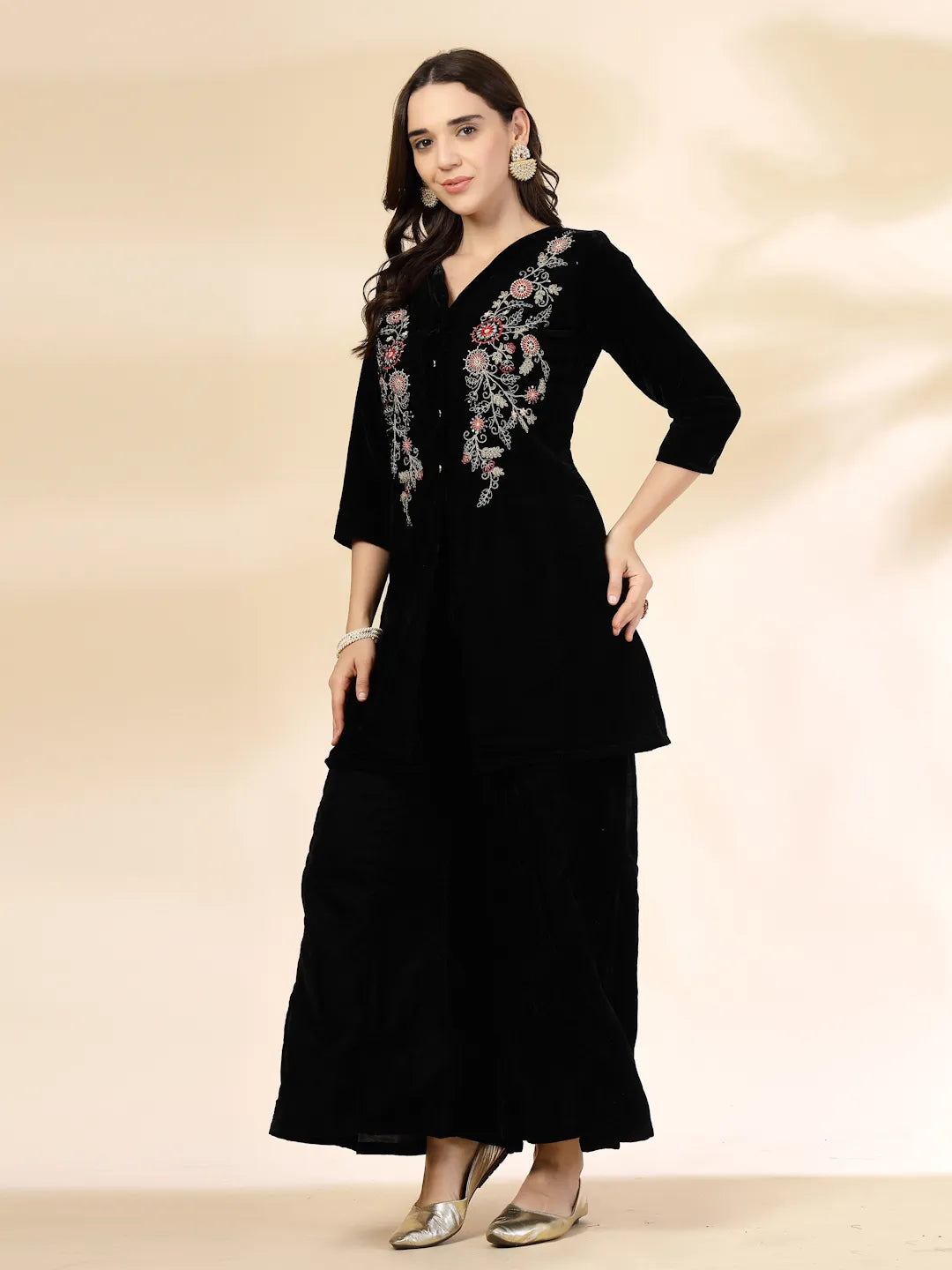 Yufta Black Velvet Zari Work CoOrd Set - Swadesiicart