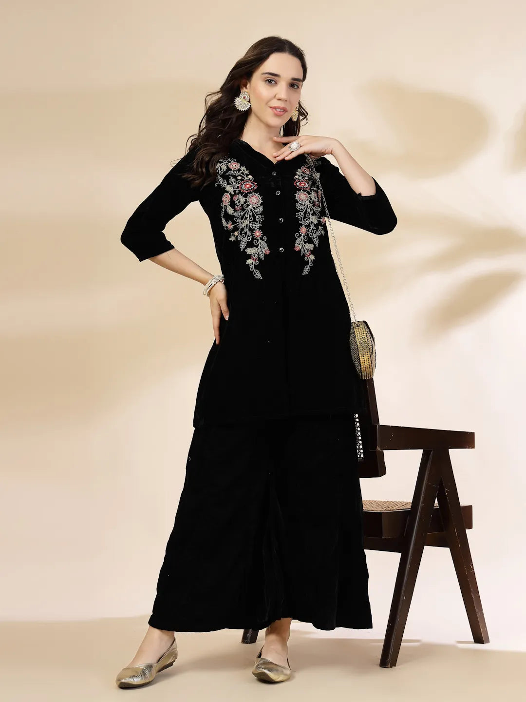 Yufta Black Velvet Zari Work CoOrd Set - Swadesiicart