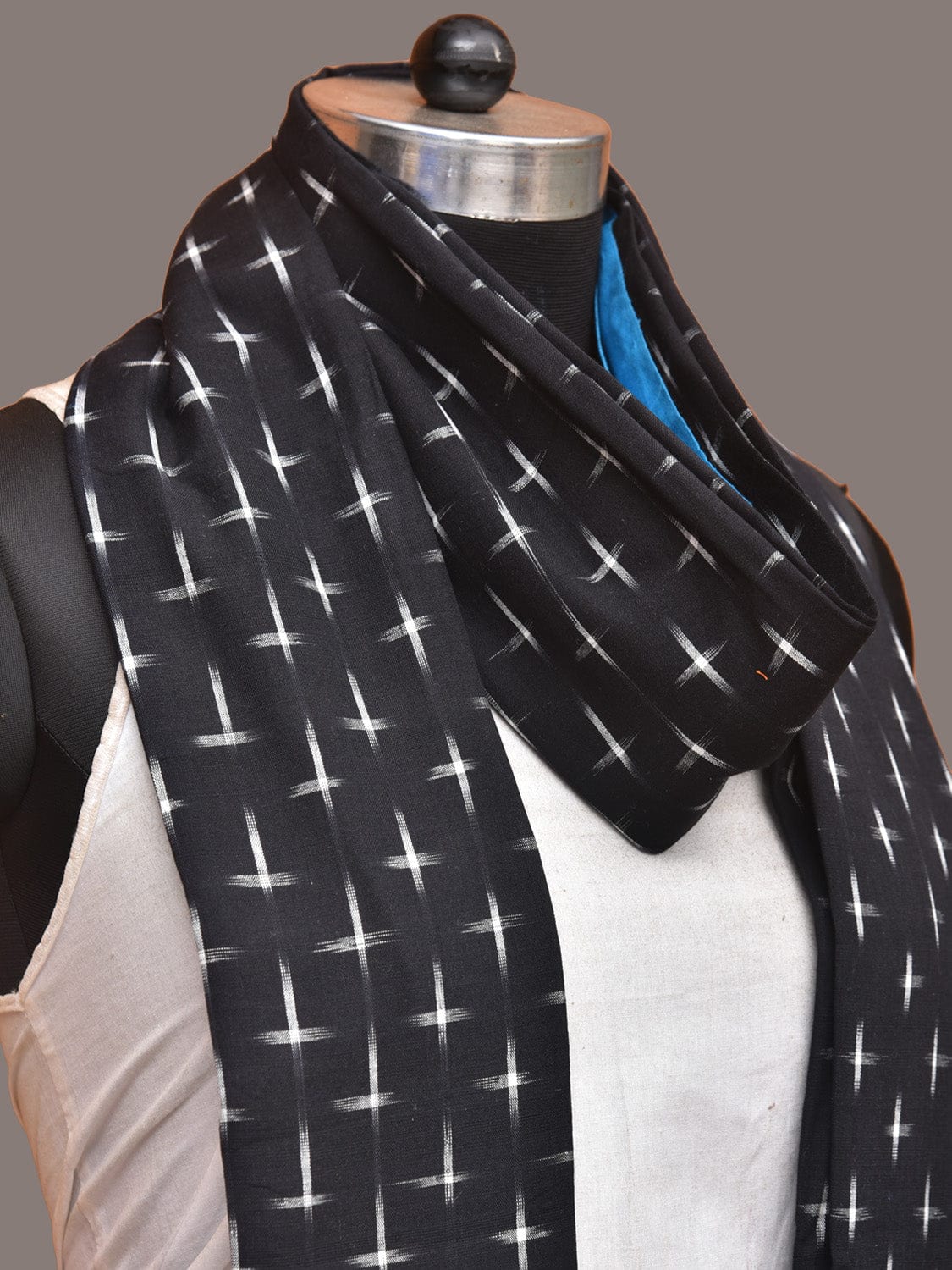 Blue and Black Pochampally Ikat Cotton Handloom Dupatta with Plus Buta Design - Global Threads | Swadesiicart