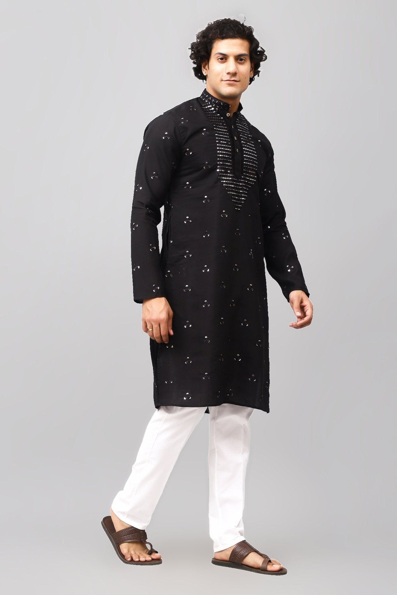Bluesaanchi Men's Black Kurta Set with Embroidery Motif | Swadesiicart