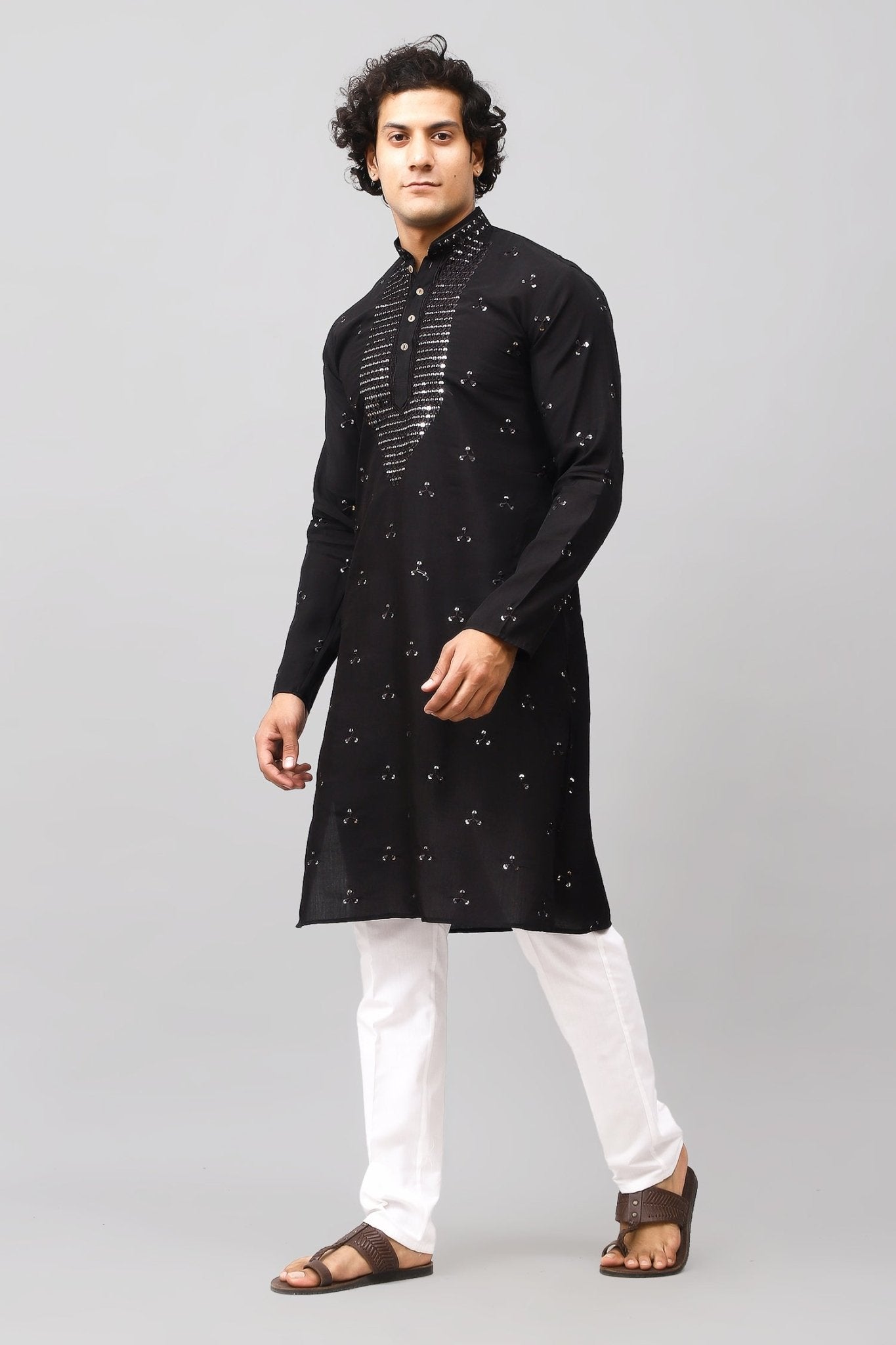 Bluesaanchi Men's Black Kurta Set with Embroidery Motif | Swadesiicart