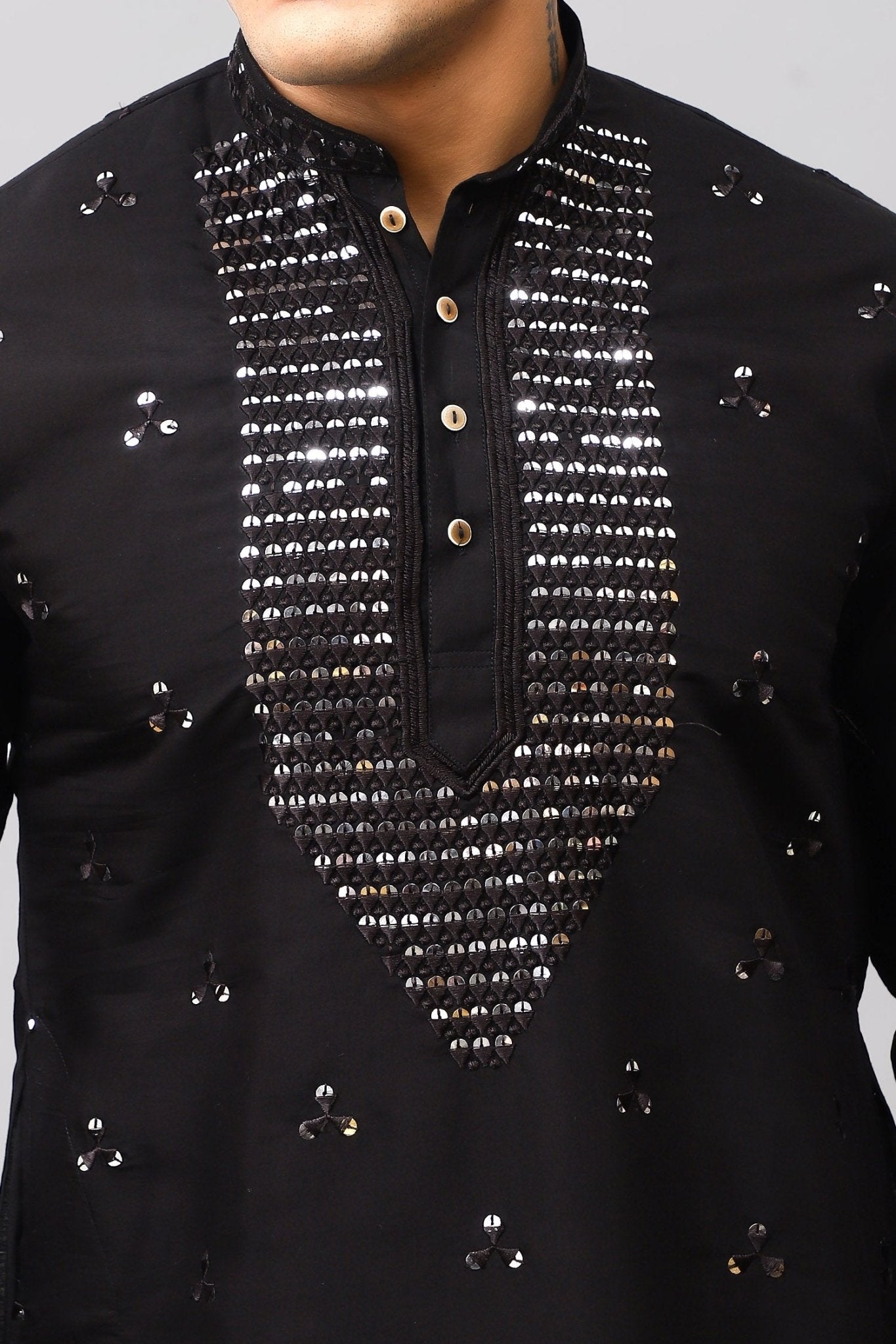 Bluesaanchi Men's Black Kurta Set with Embroidery Motif | Swadesiicart
