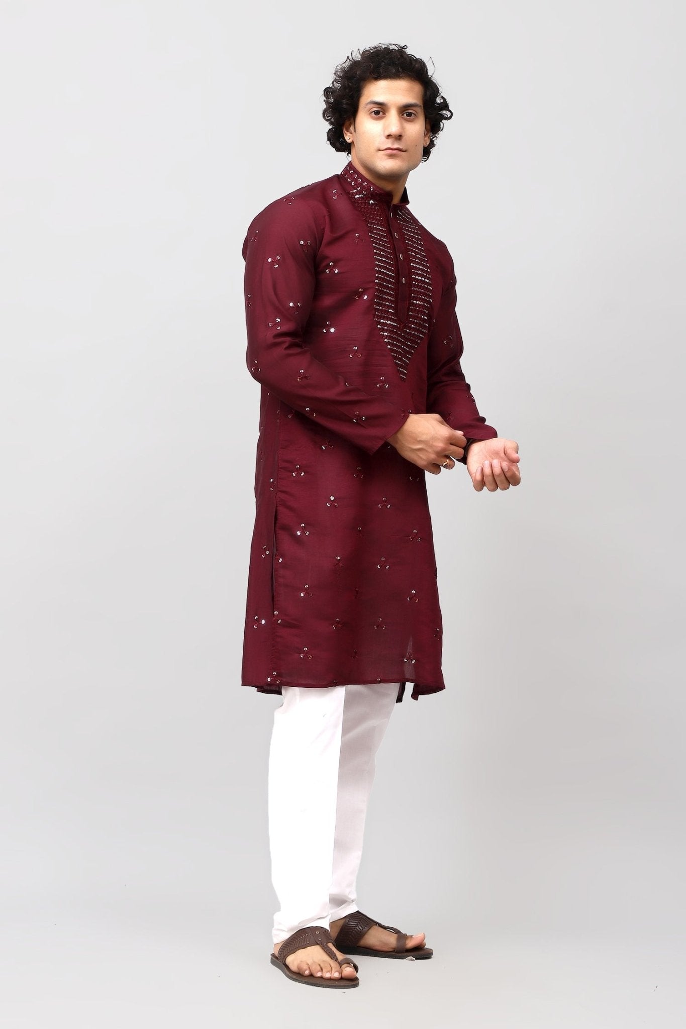 Bluesaanchi Men's Maroon Kurta Set with Embroidery Motif | Swadesiicart