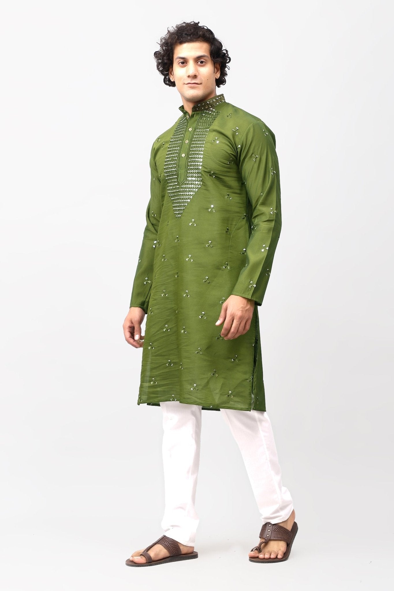 Bluesaanchi Men's Mehandi Green Kurta Set with Embroidery Motif | Swadesiicart