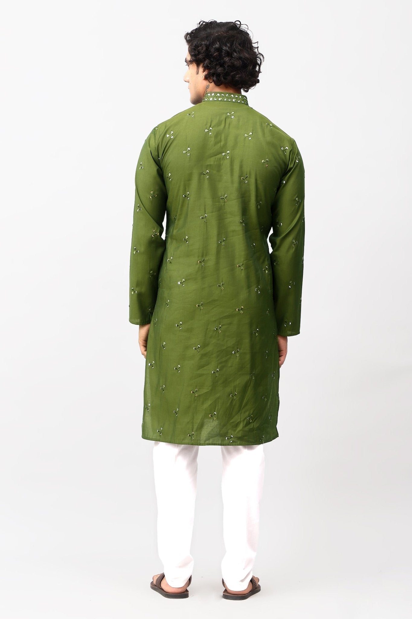 Bluesaanchi Men's Mehandi Green Kurta Set with Embroidery Motif | Swadesiicart