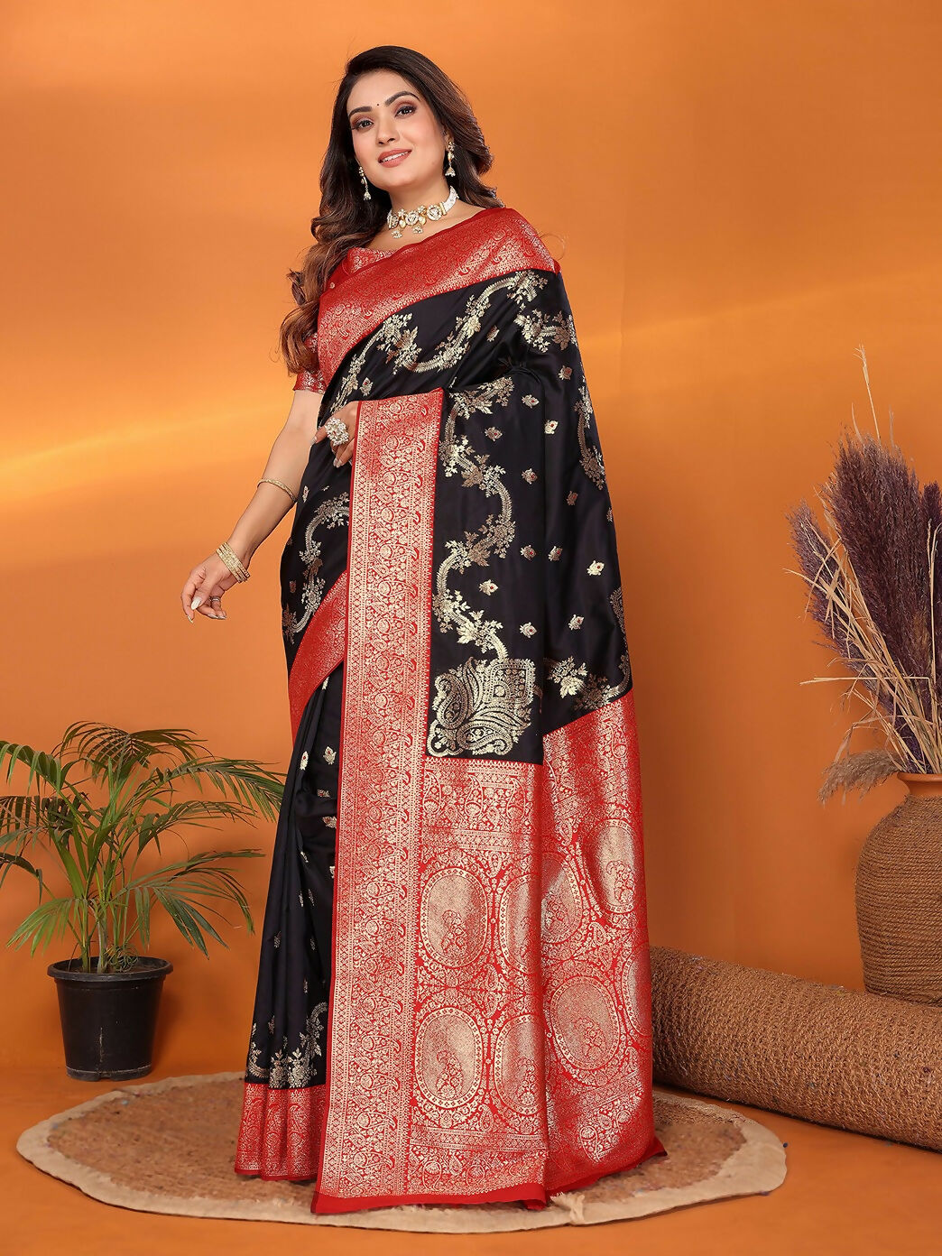 Joban Fashion Banarasi Black Woven Soft Silk Saree | Swadesiicart
