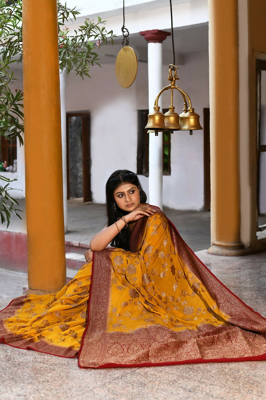 Joban Fashion Yellow Crepe Chiffon Pure Handloom Banarasi Silk Saree | Swadesiicart