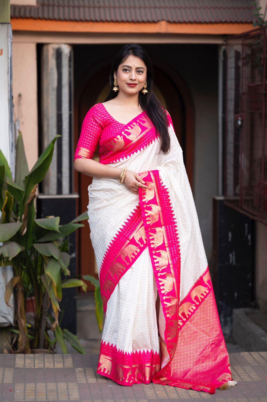 Rani Silk Zari Woven Saree with Unstitched Blouse - Hiral Fashion | Swadesiicart
