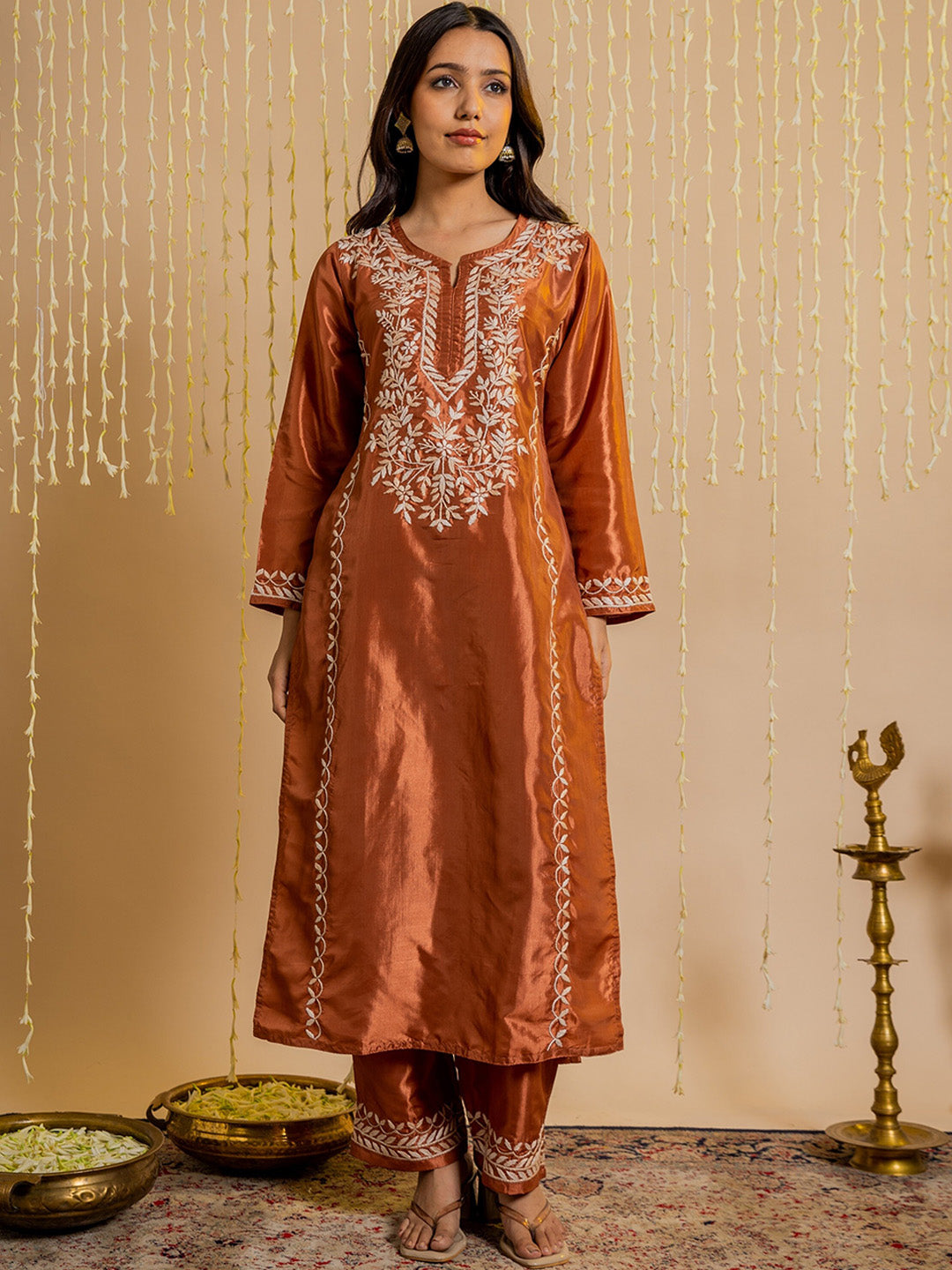 HOUSE OF KARI Floral Embroidered Silk Chikankari Kurta | Swadesiicart