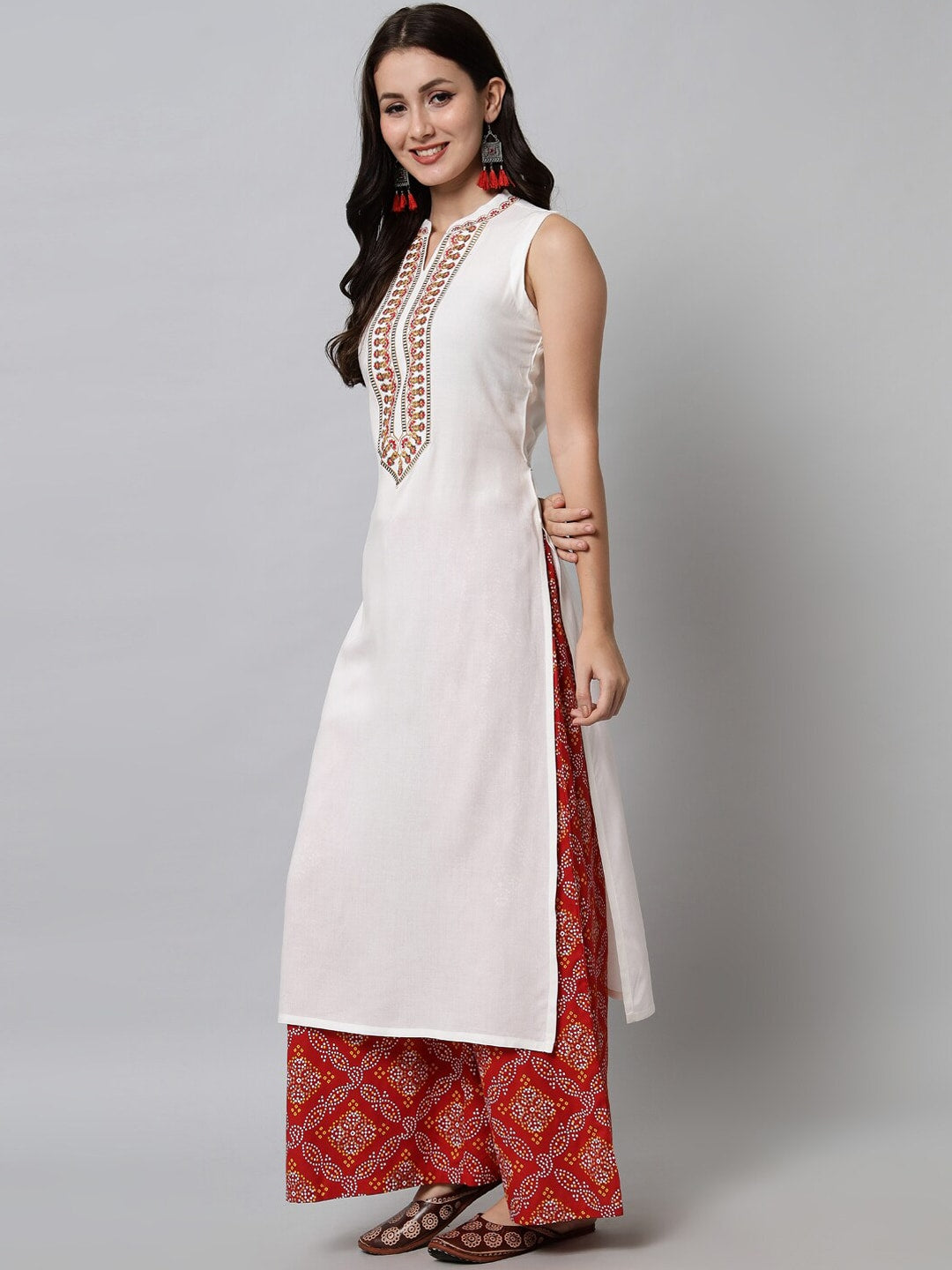 Kalini Women White Embroidered Thread Work Kurta - Swadesiicart