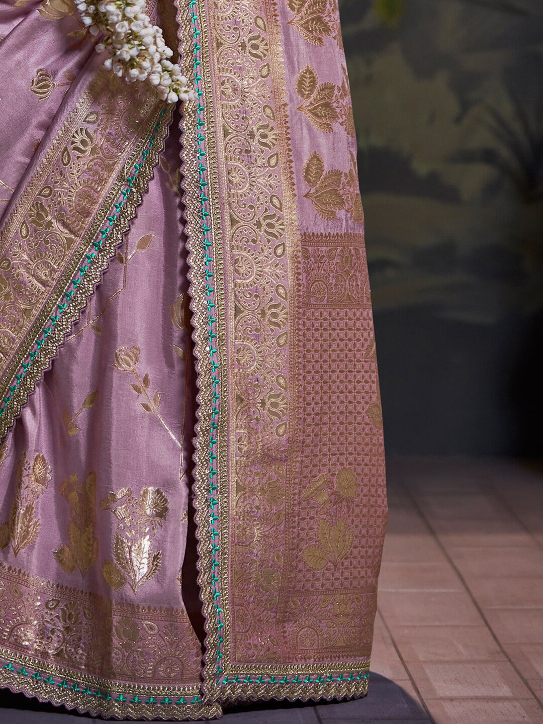 Mitera Lavender & Blue Ethnic Motifs Woven Design Zari Silk Blend Banarasi Saree | Swadesiicart