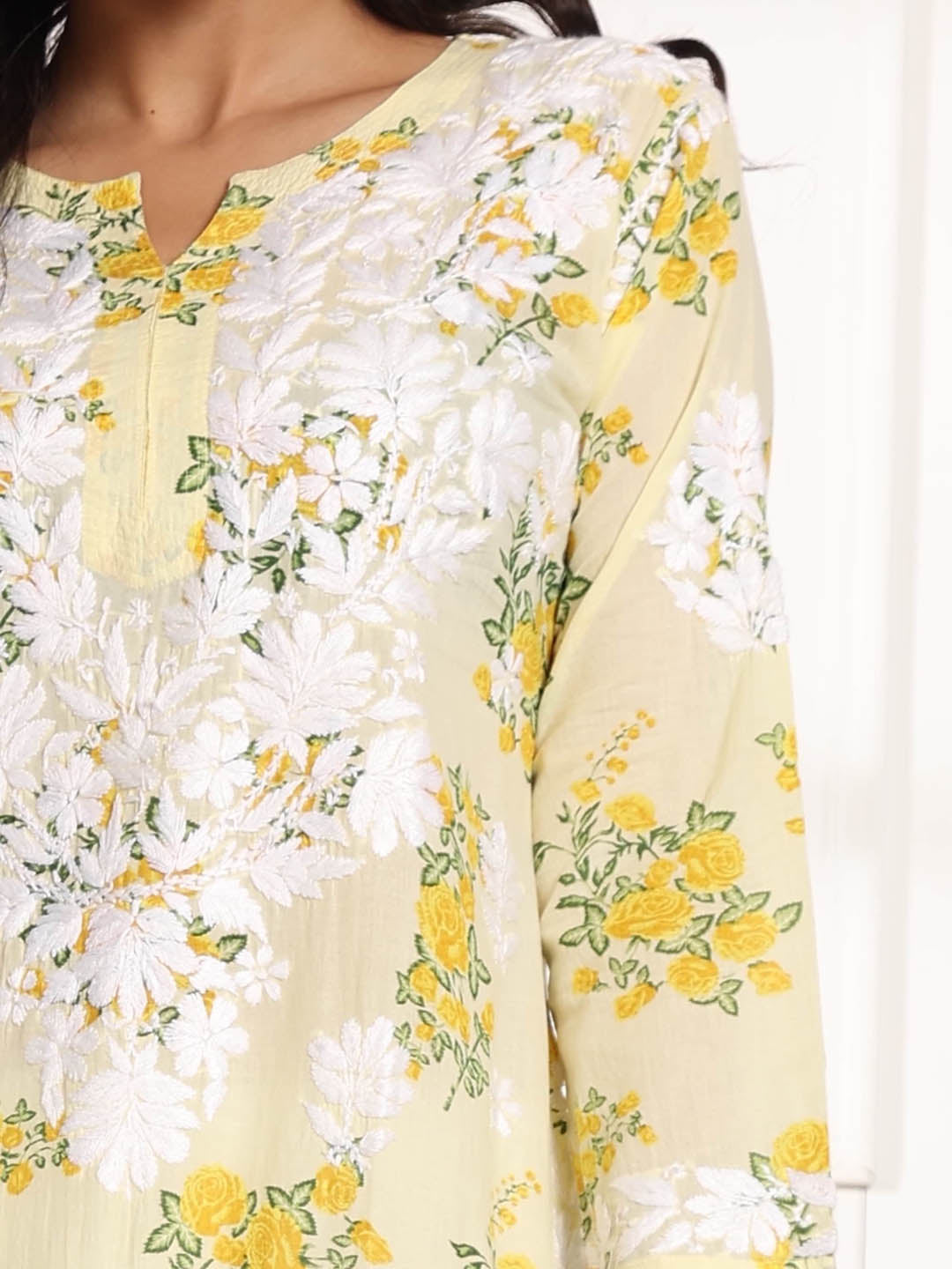 HOUSE OF KARI Floral Embroidered Chikankari Pure Cotton Kurta | Swadesiicart