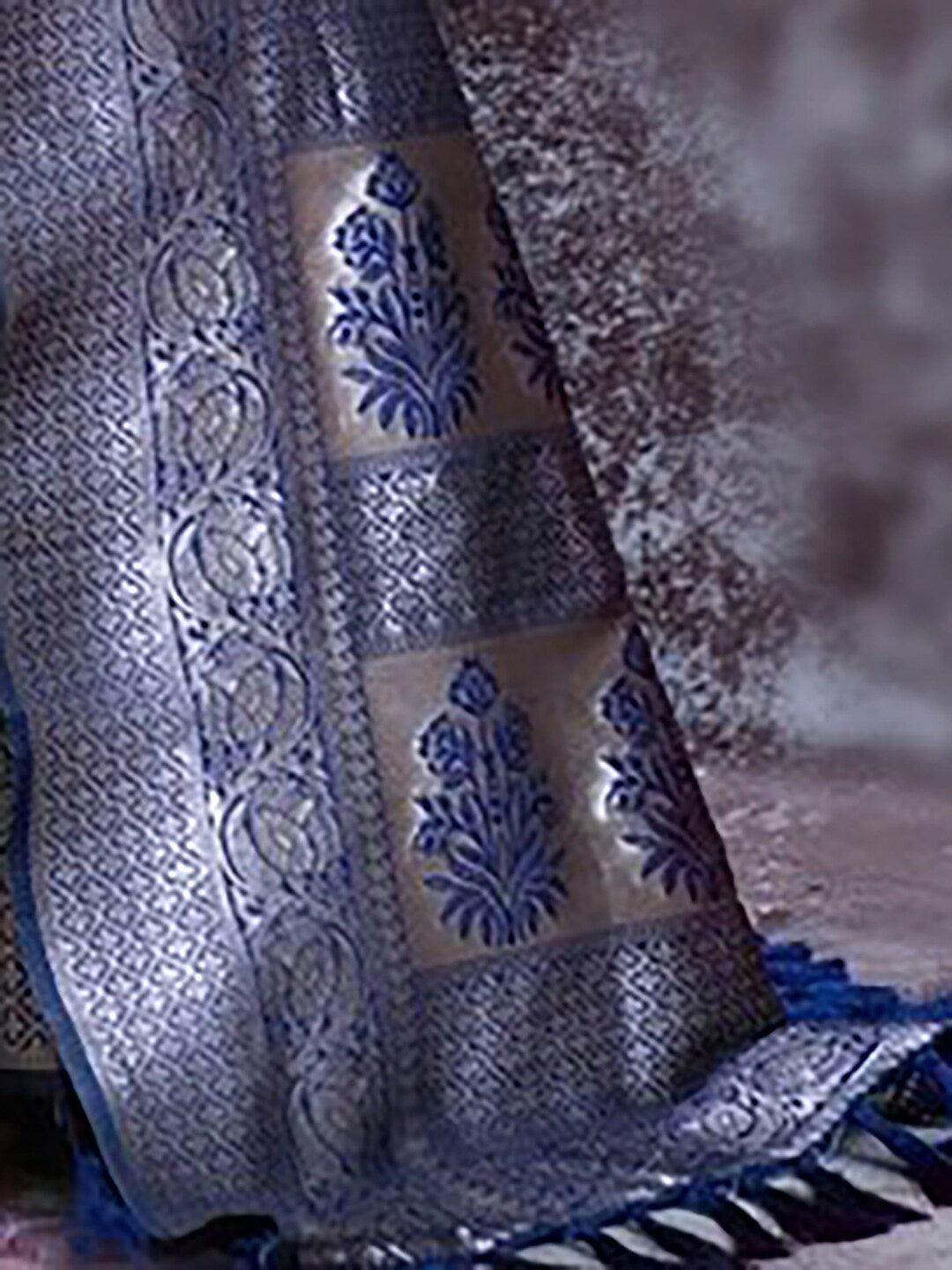 Kalini Floral Woven Design Zari Banarasi Saree | Swadesiicart