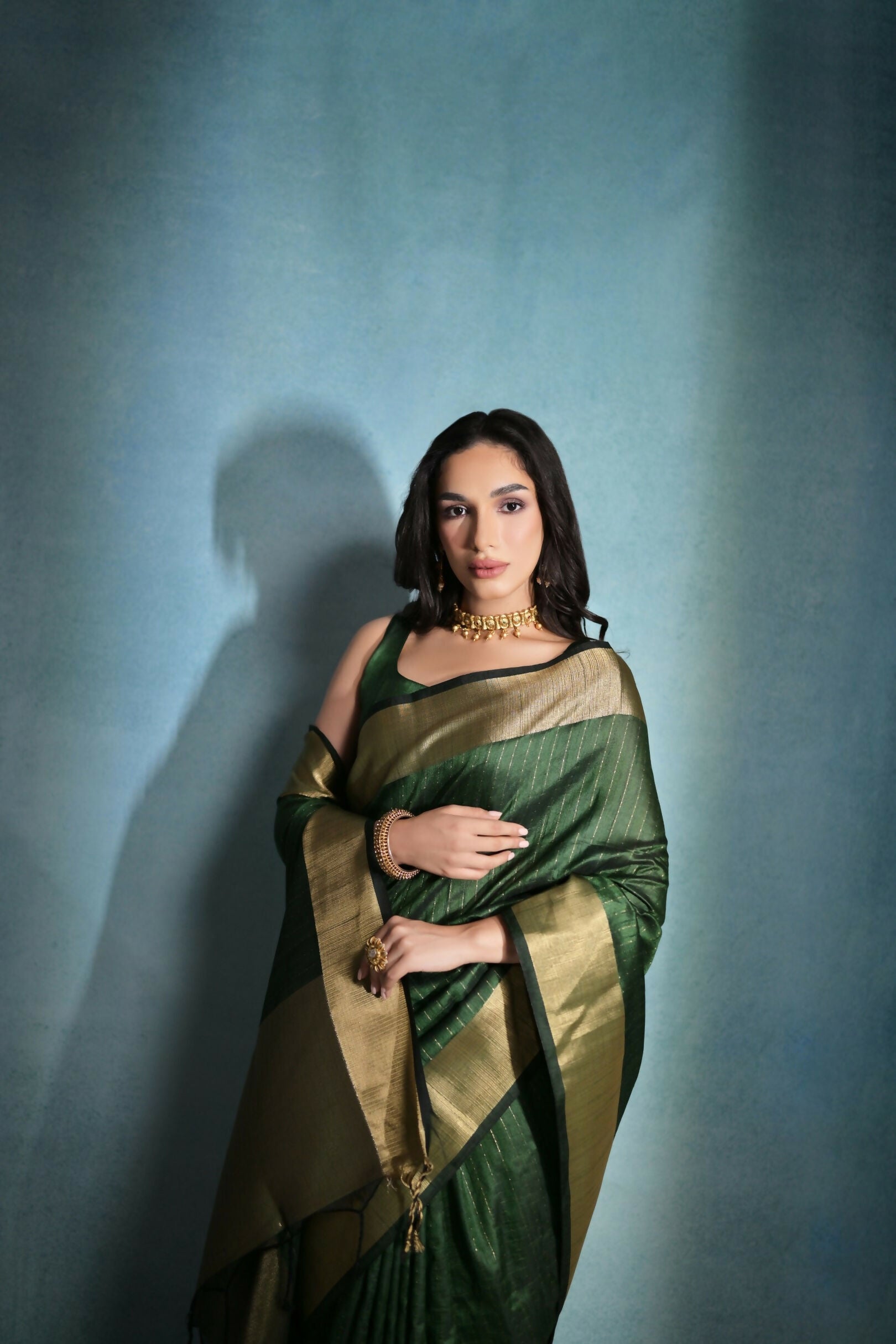 Vishnu Weaves Women's Bt-Green Raw Silk Zari Woven Saree with Blouse - Swadesiicart