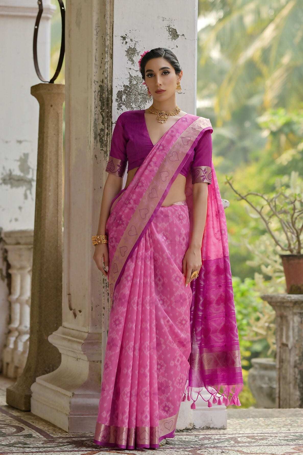 Vishnu Weaves Women's Pink Raw Silk Thread Ikkat Woven Saree with Blouse - Swadesiicart