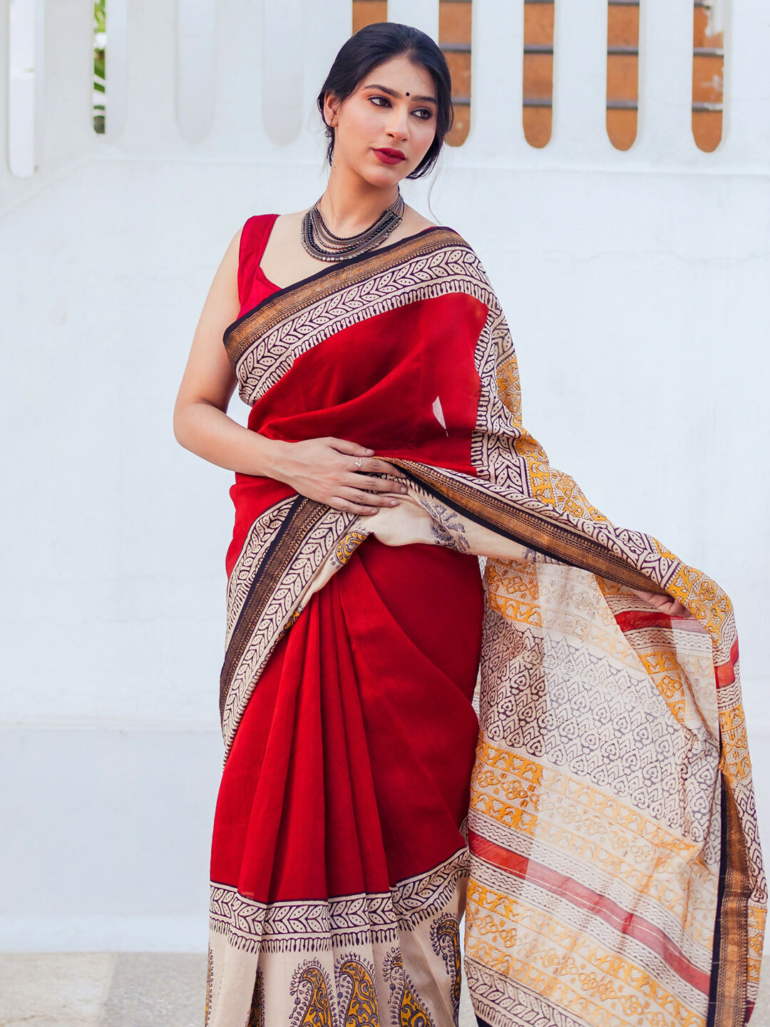 Zibaa Hand-Blocked Pure Maheshwari Silk Red Saree | Swadesiicart