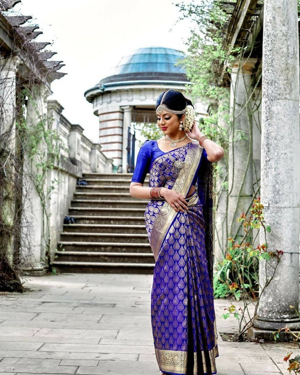 DEIANA'S Beautiful Designer Golden zari Soft Lichi Silk Saree - Blue - Swadesiicart