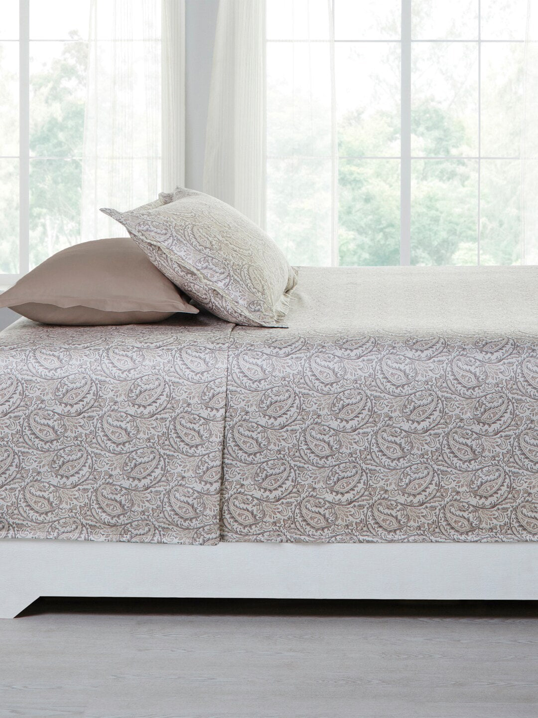 MYTRIDENTBeige White Ethnic Motifs 100% Cotton 400 TC King Bedsheet with 4 Pillow Covers - Swadesiicart