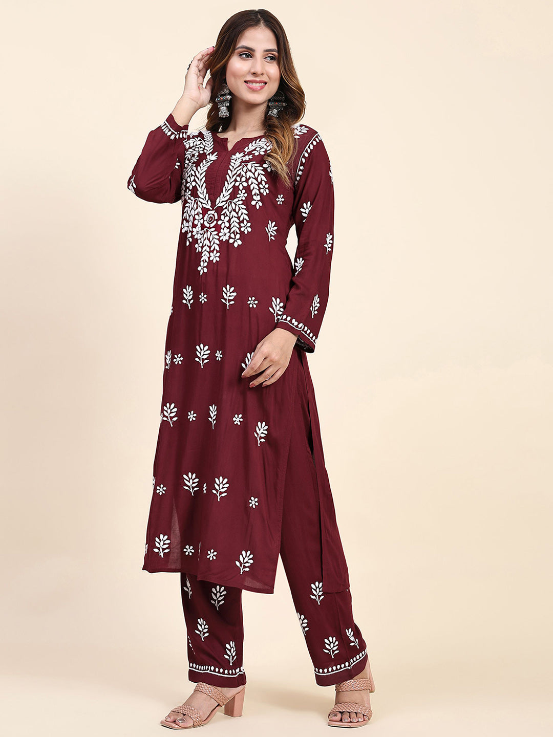 HOUSE OF KARI Floral Embroidered Chikankari Pure Cotton Straight Kurta With Trousers | Swadesiicart