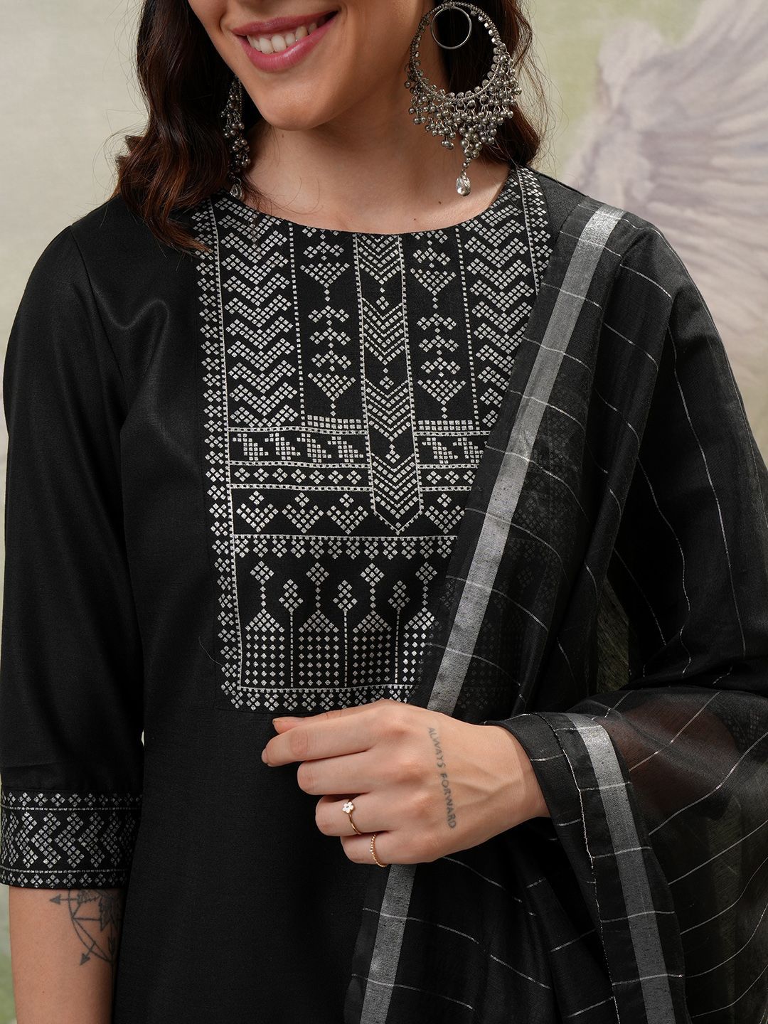 Vishudh Black Printed Regular Kurta with Trouser & Dupatta - Swadesiicart