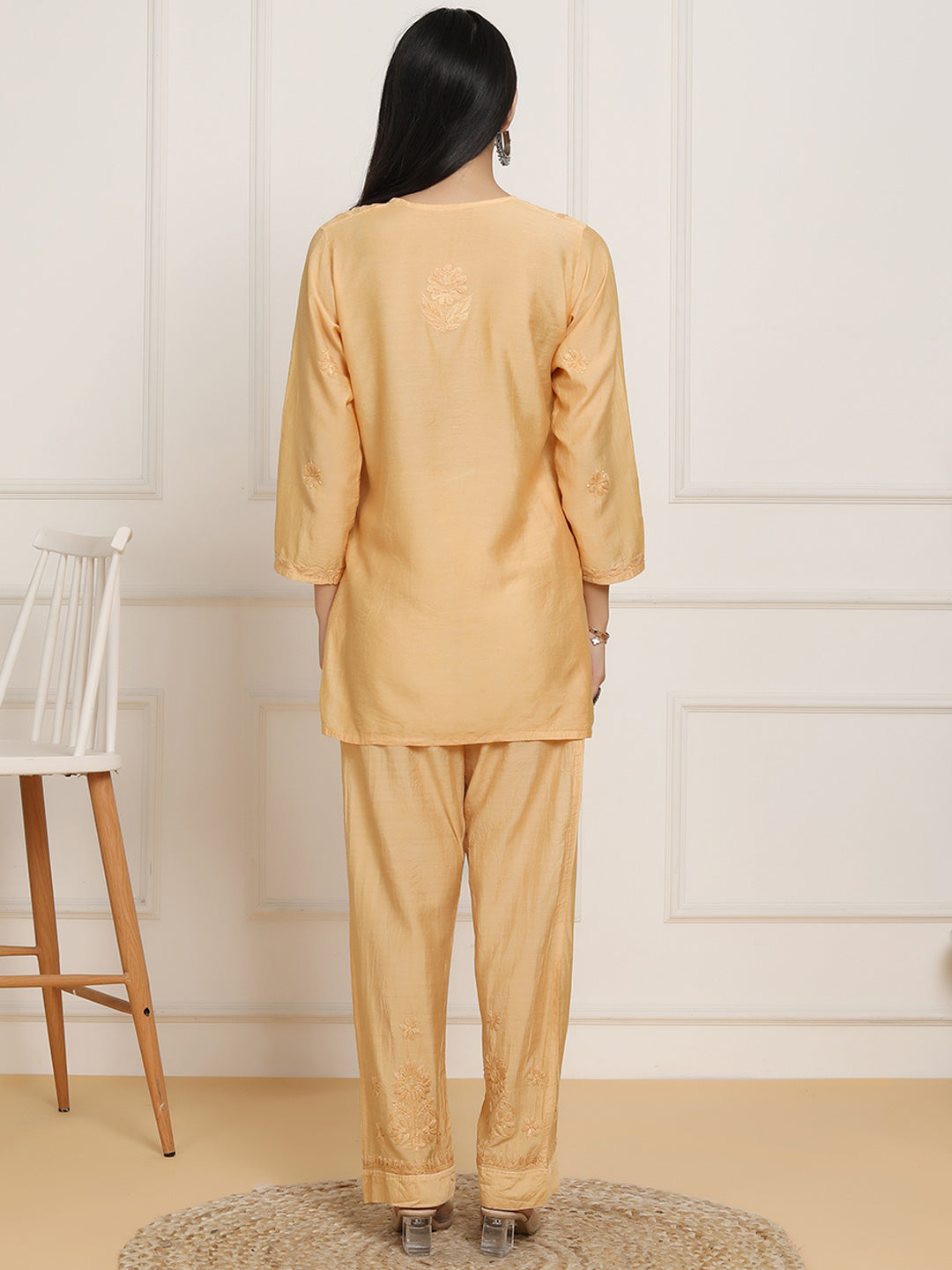 HOUSE OF KARI Floral Embroidered Chikankari Chanderi Silk Straight Kurti with Trousers | Swadesiicart