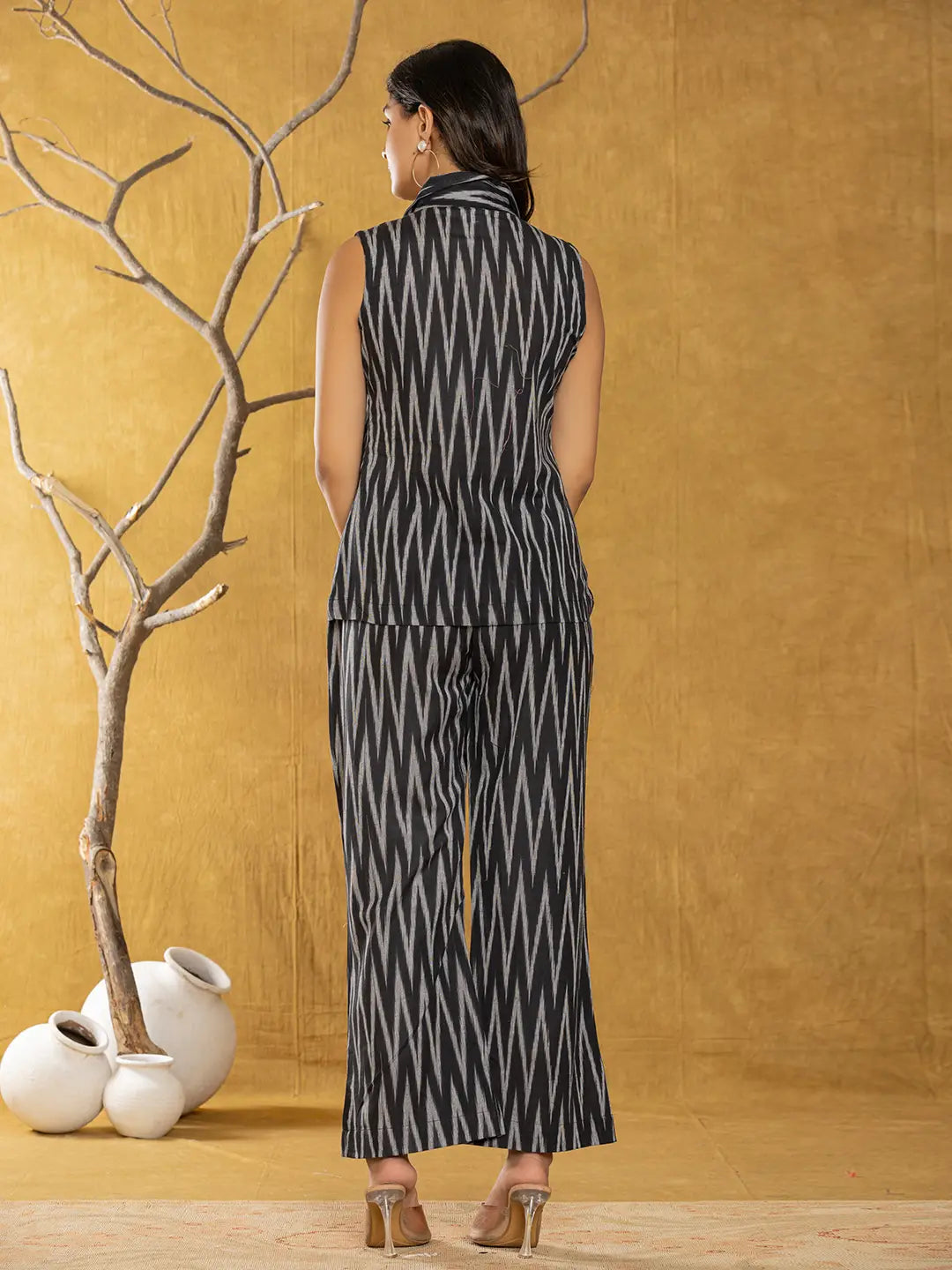 Yufta Cotton Black Ikat Co-Ord Set - Swadesiicart