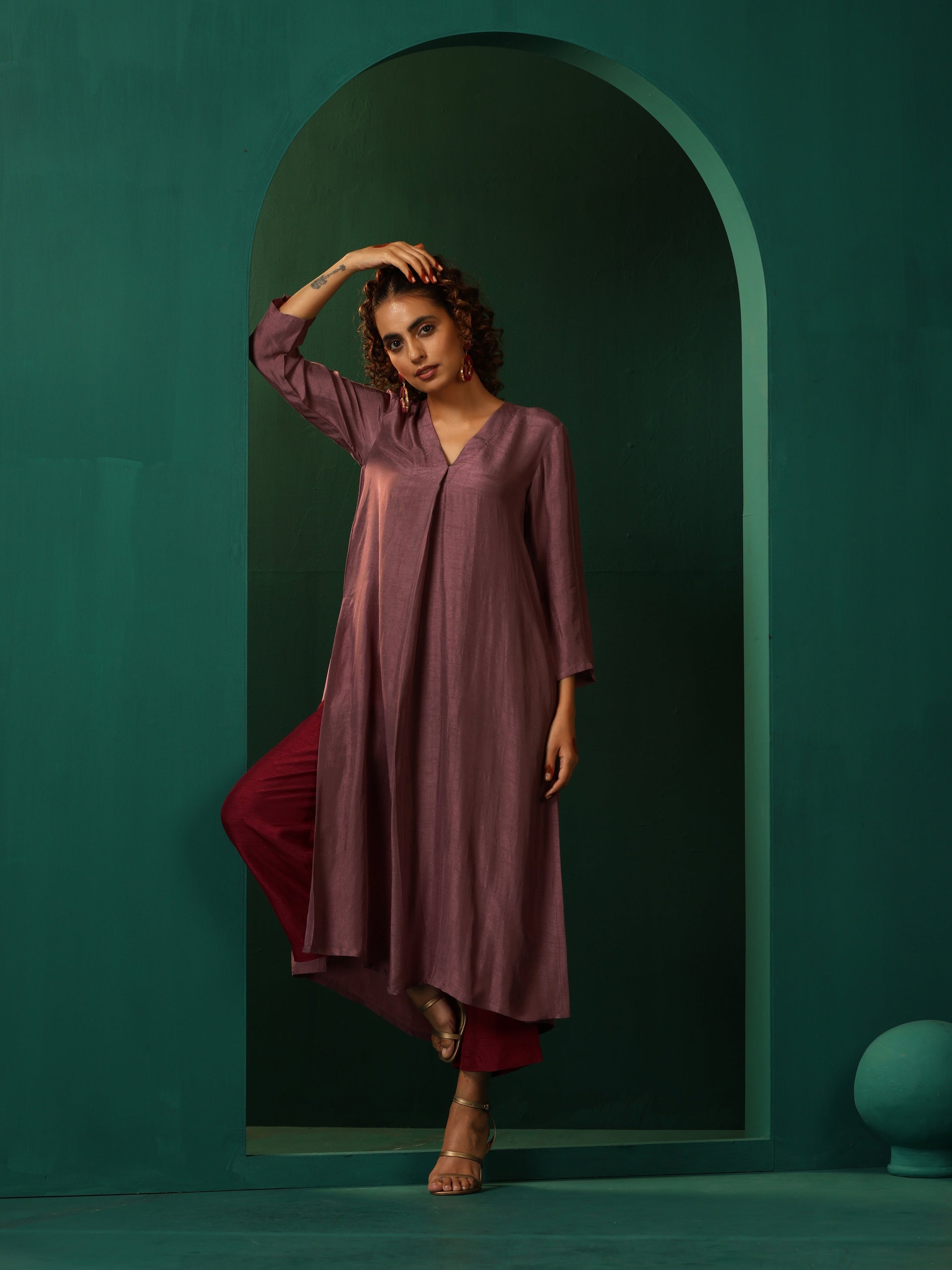 trueBrowns Light Mauve Silk Front Pleat Kurta Pant Set | Swadesiicart