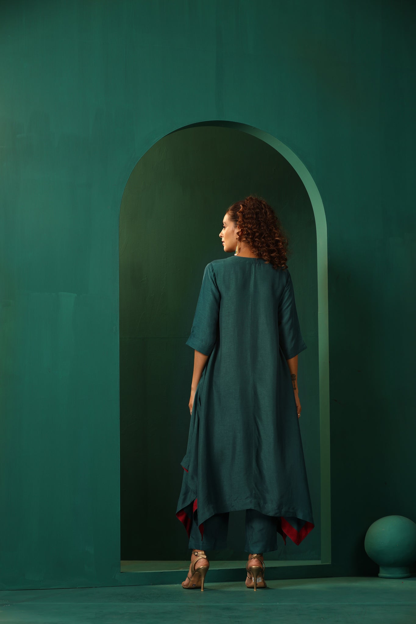trueBrowns Teal Silk Handkerchief Kurta Pant Set | Swadesiicart