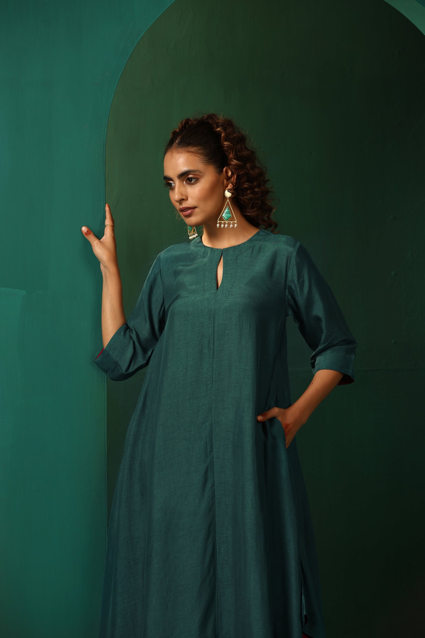 trueBrowns Teal Silk Handkerchief Kurta Pant Set | Swadesiicart