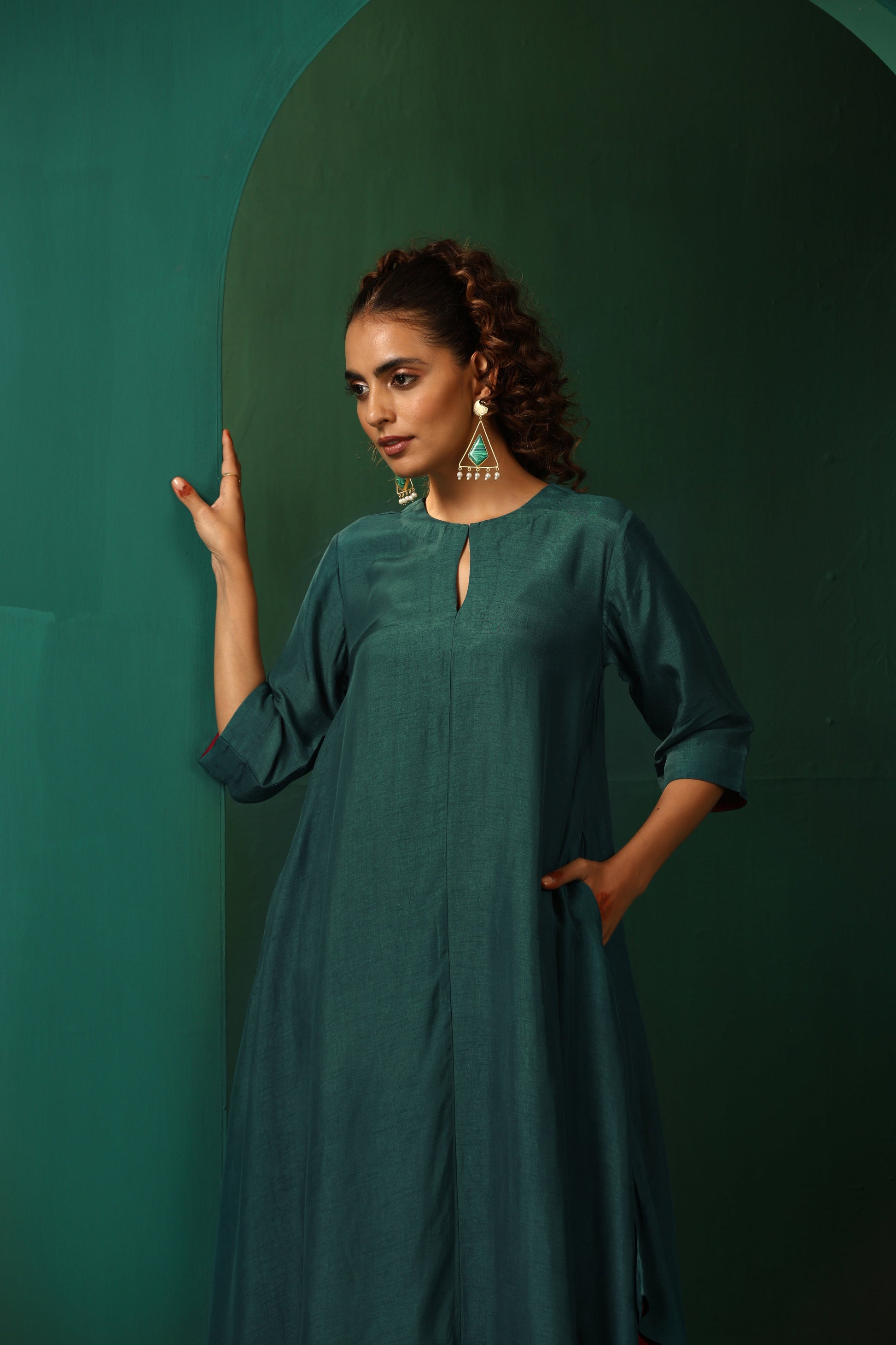 trueBrowns Teal Silk Handkerchief Kurta Pant Set | Swadesiicart