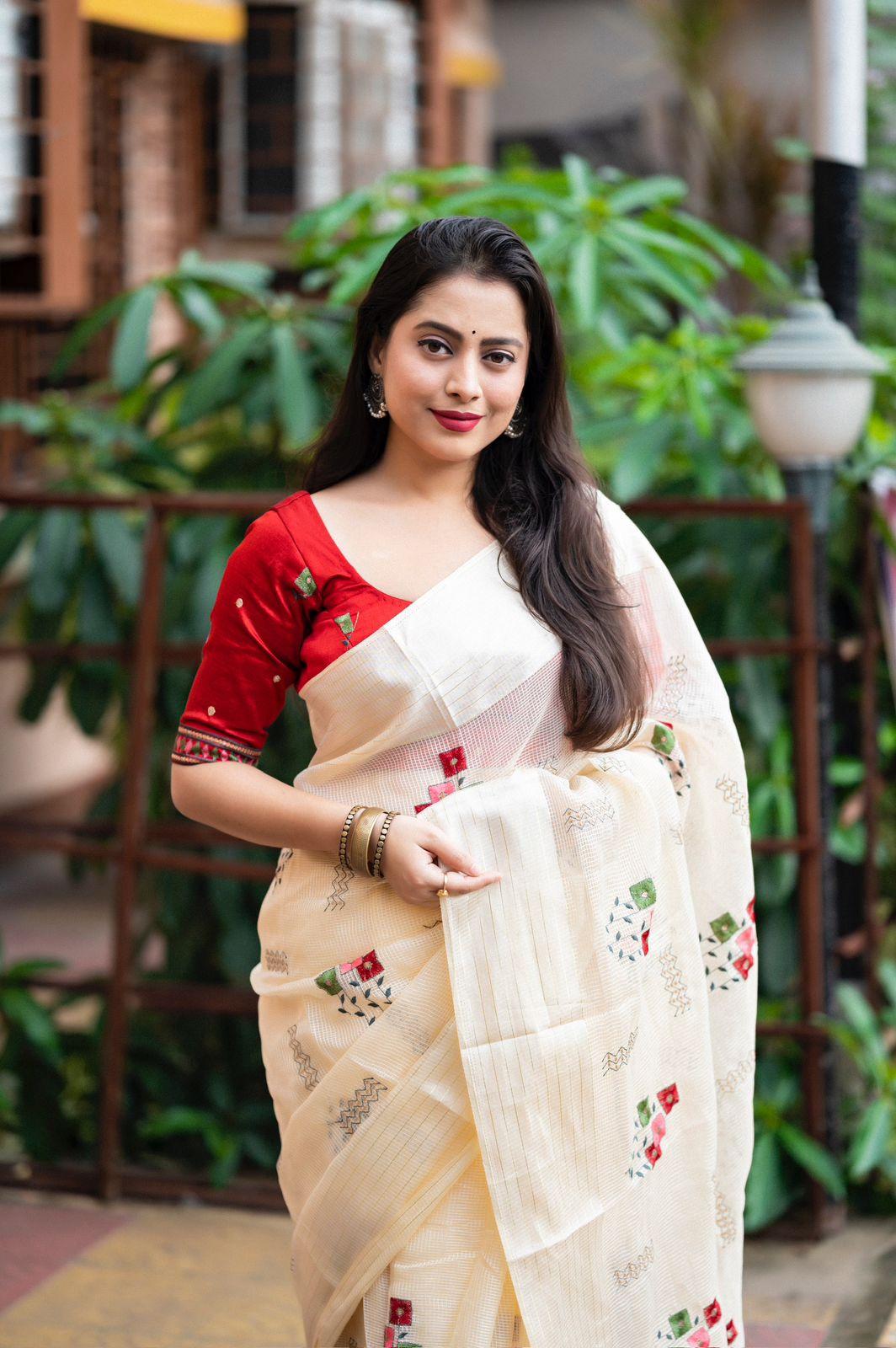Cream Silk Blend Ethnic Motifs Saree with Unstitched Blouse - Hiral Fashion | Swadesiicart