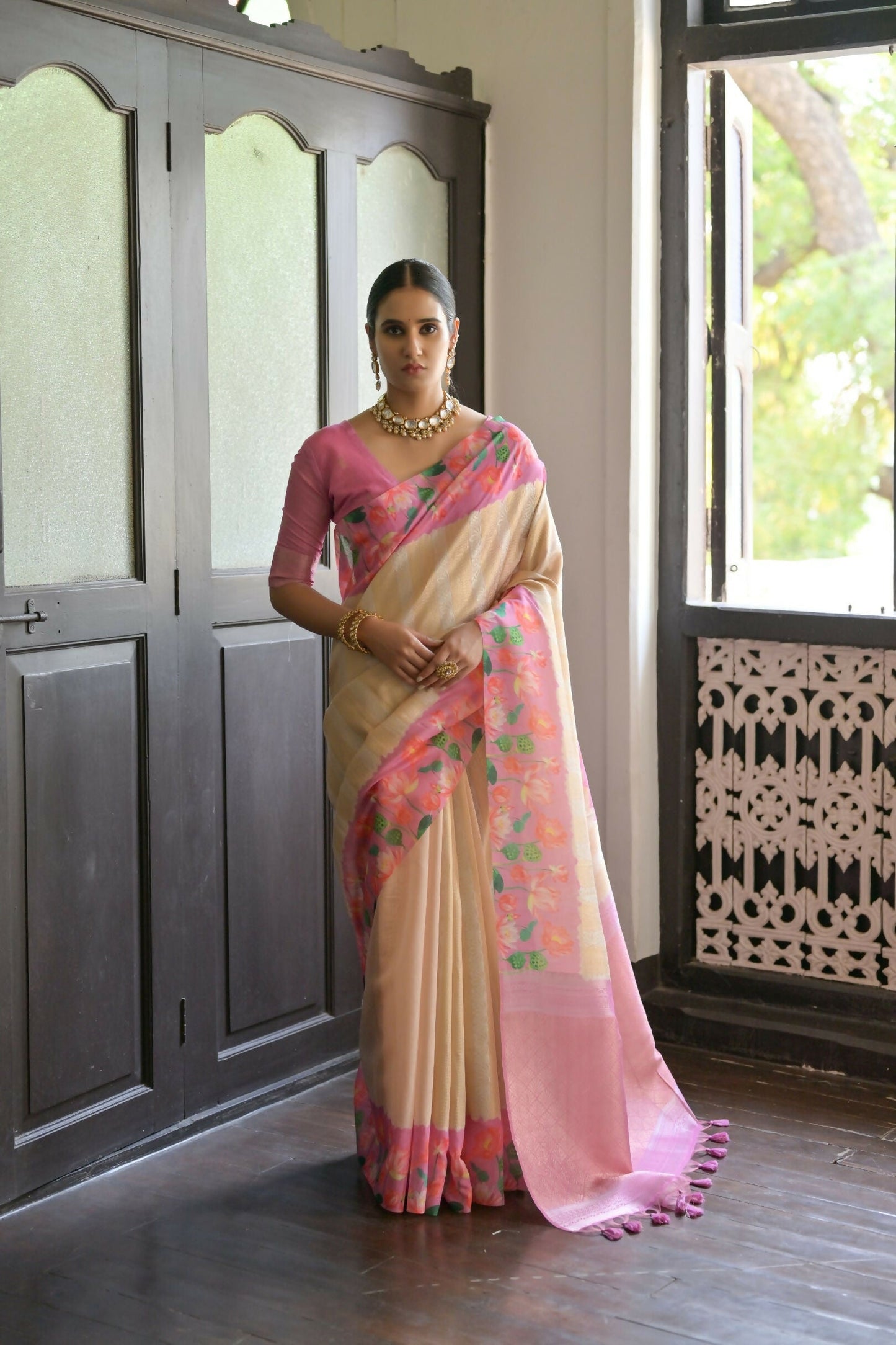 Vishnu Weaves Women's Pink Banarasi Silk Saree with Blouse - Swadesiicart