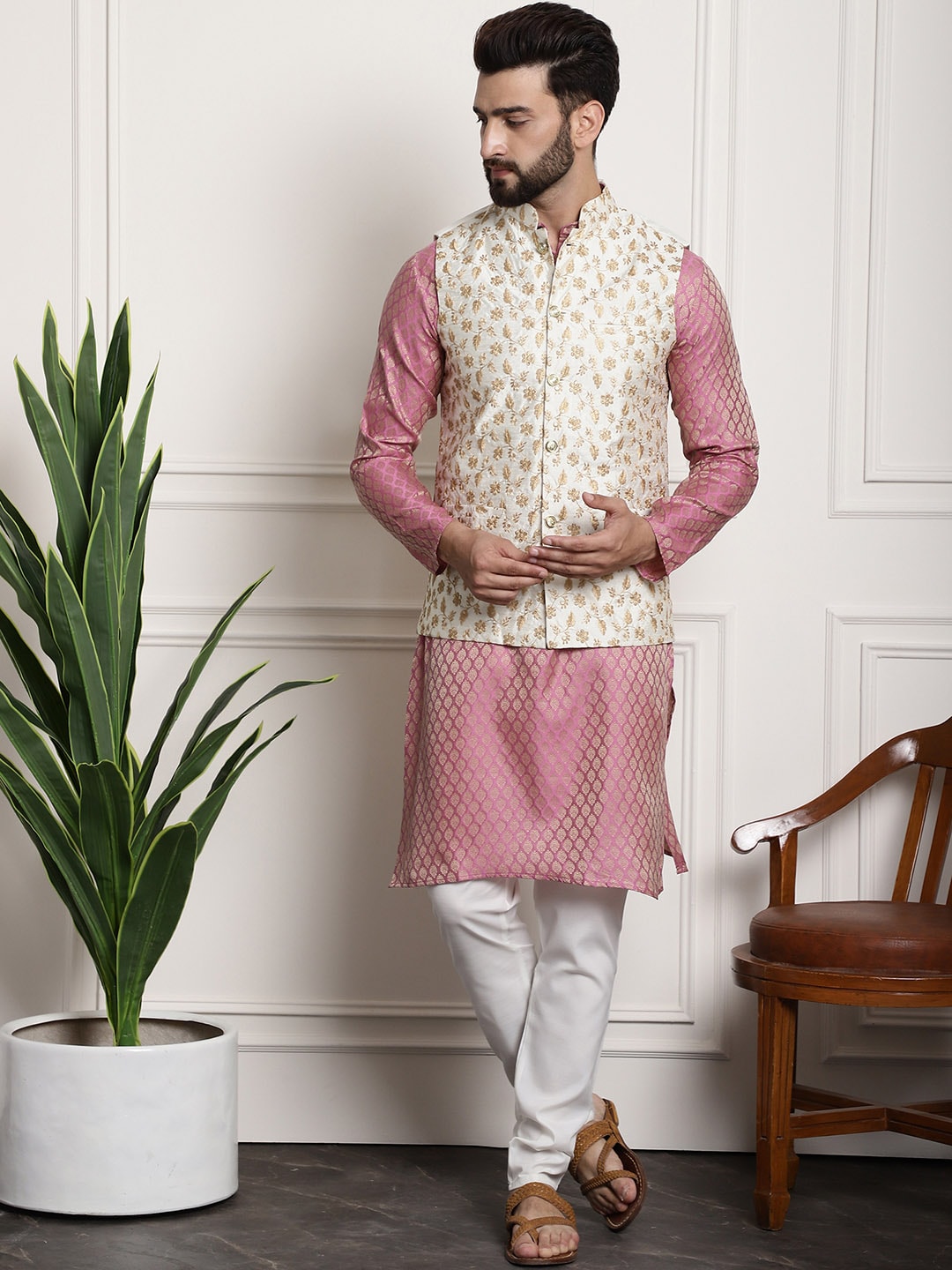 Sojanya Men Pink Ethnic Motifs Kurta with Pyjamas & Nehru Jacket | Swadesiicart