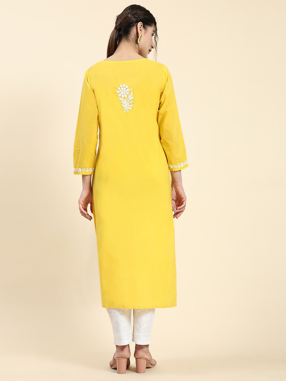 HOUSE OF KARI Embroidered Chikankari Pure Cotton Chikankari Kurta | Swadesiicart
