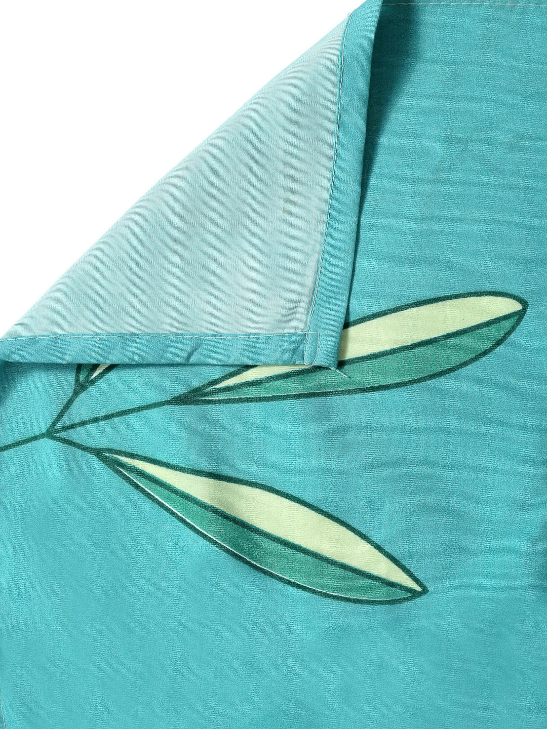 Home Sizzler Turquoise Blue & White Floral 144 TC Polyester 1 Queen Bedsheet with 2 Pillow Covers - Swadesiicart