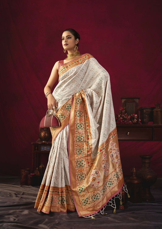 Vishnu Weaves Women's White Paithani Silk Saree with Blouse - Swadesiicart