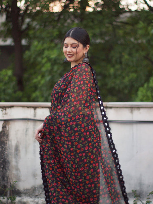 Tikhi Imli Black & Red Poly Georgette Printed Saree | Swadesiicart