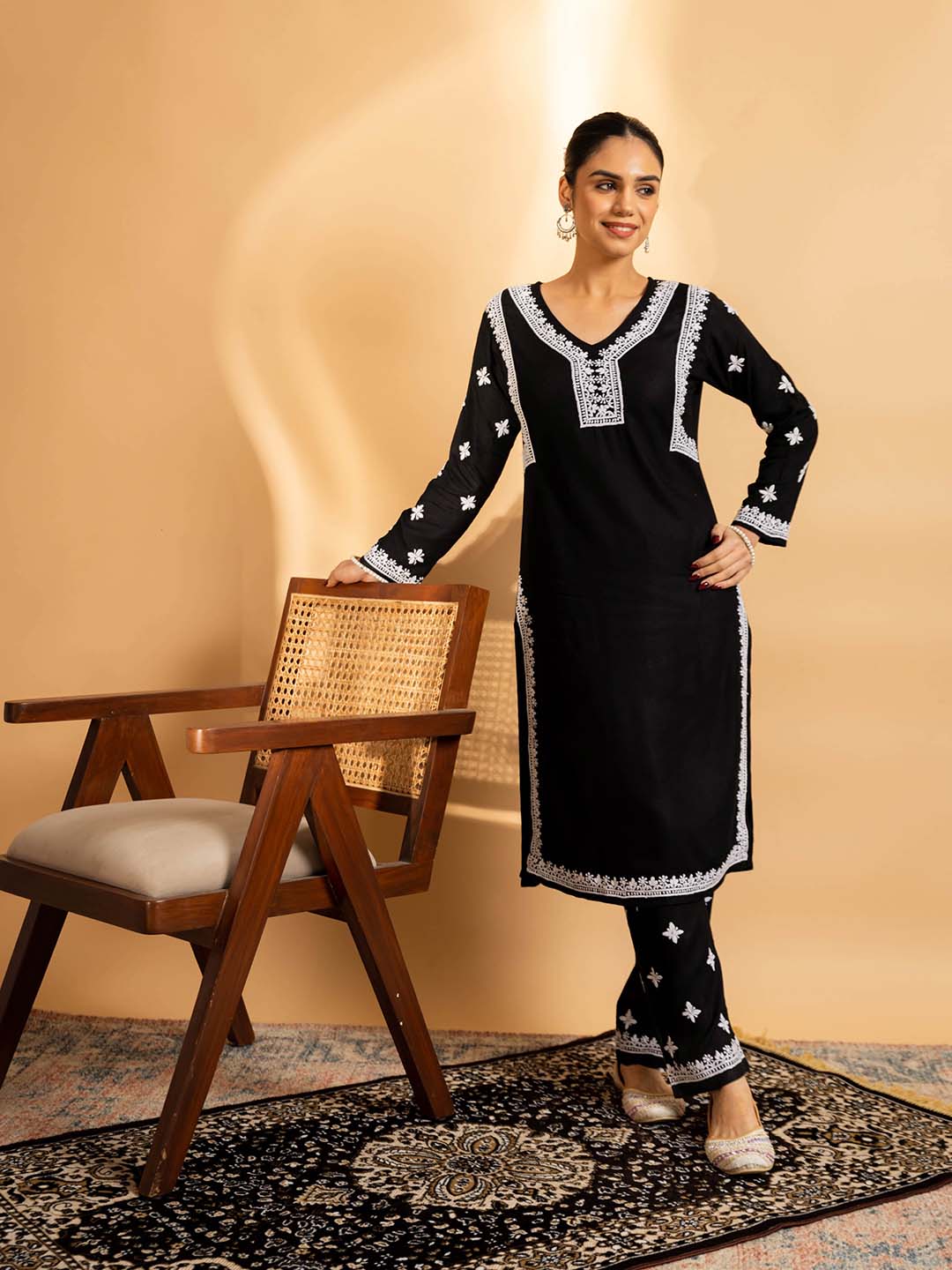 HOUSE OF KARI Floral Embroidered Chikankari Kurta With Trouser | Swadesiicart