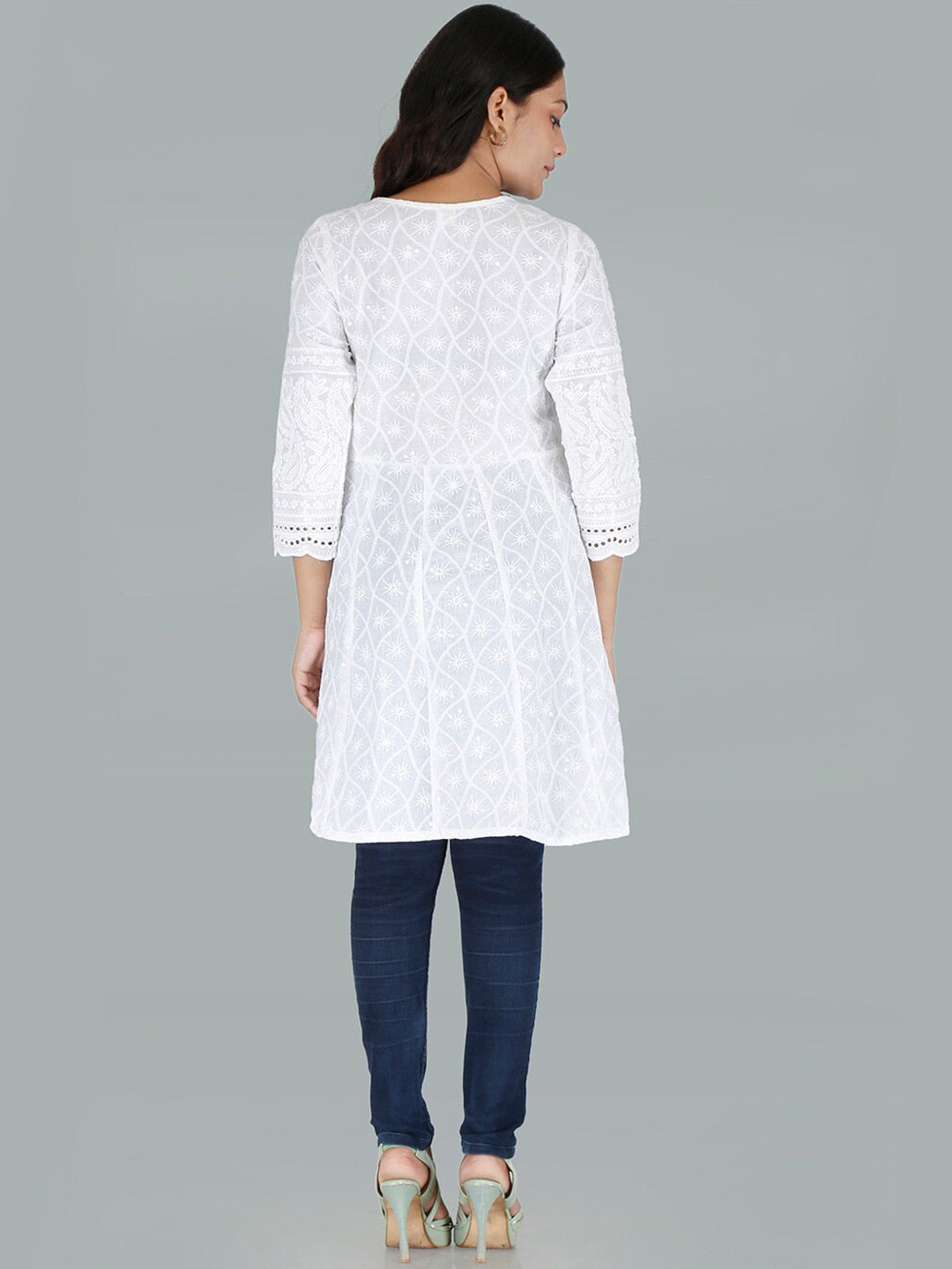 Kalini Women White Cotton Embroidered Chikankari Kurta | Swadesiicart