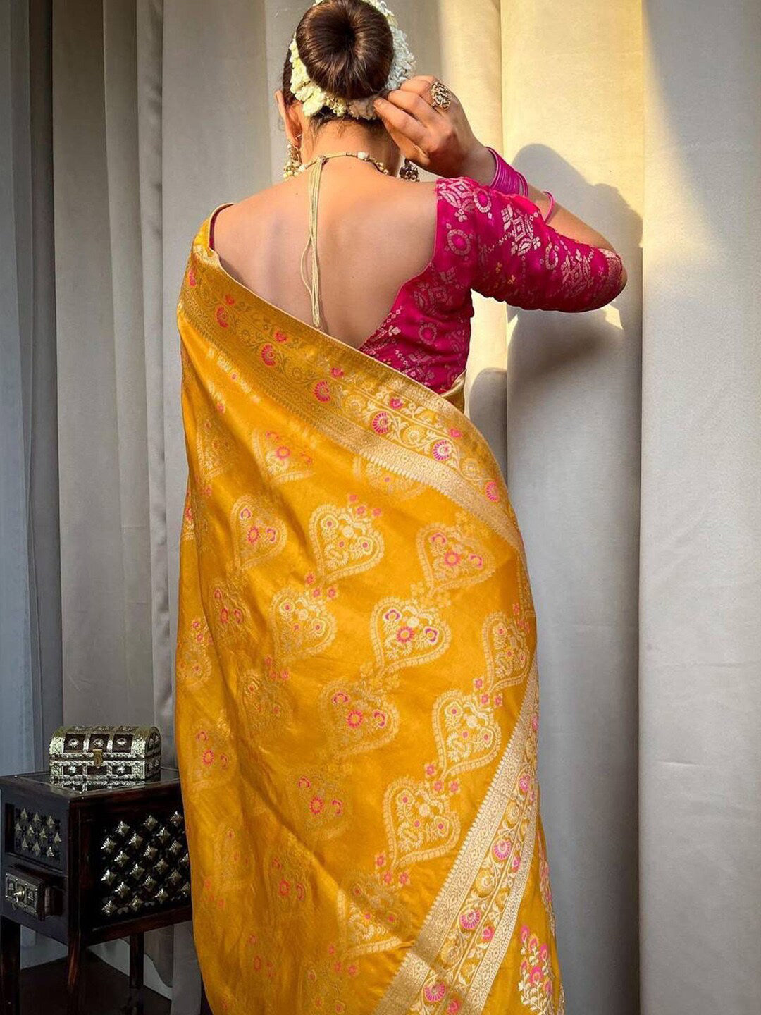 Kalini Woven Design Zari Silk Blend Banarasi Saree | Swadesiicart